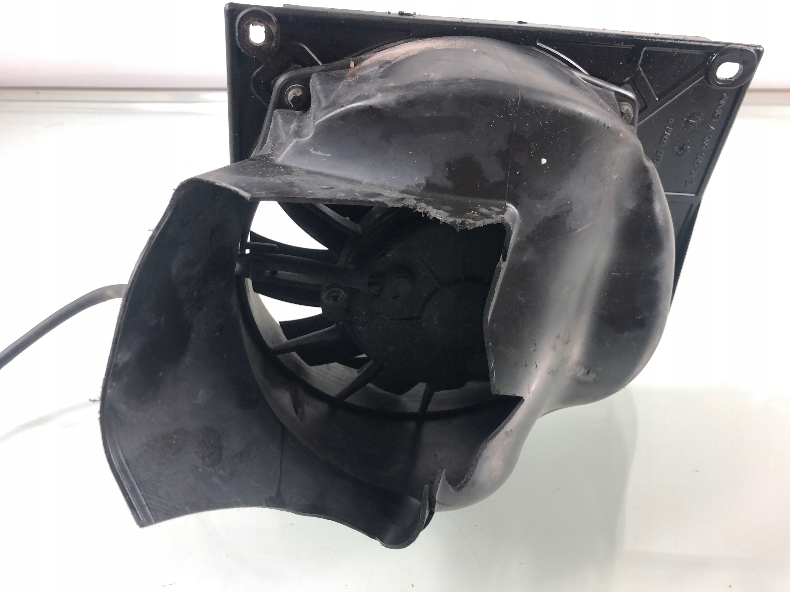 WENTYLATOR CHŁODNICY OLEJU MERCEDES W219 63 AMG