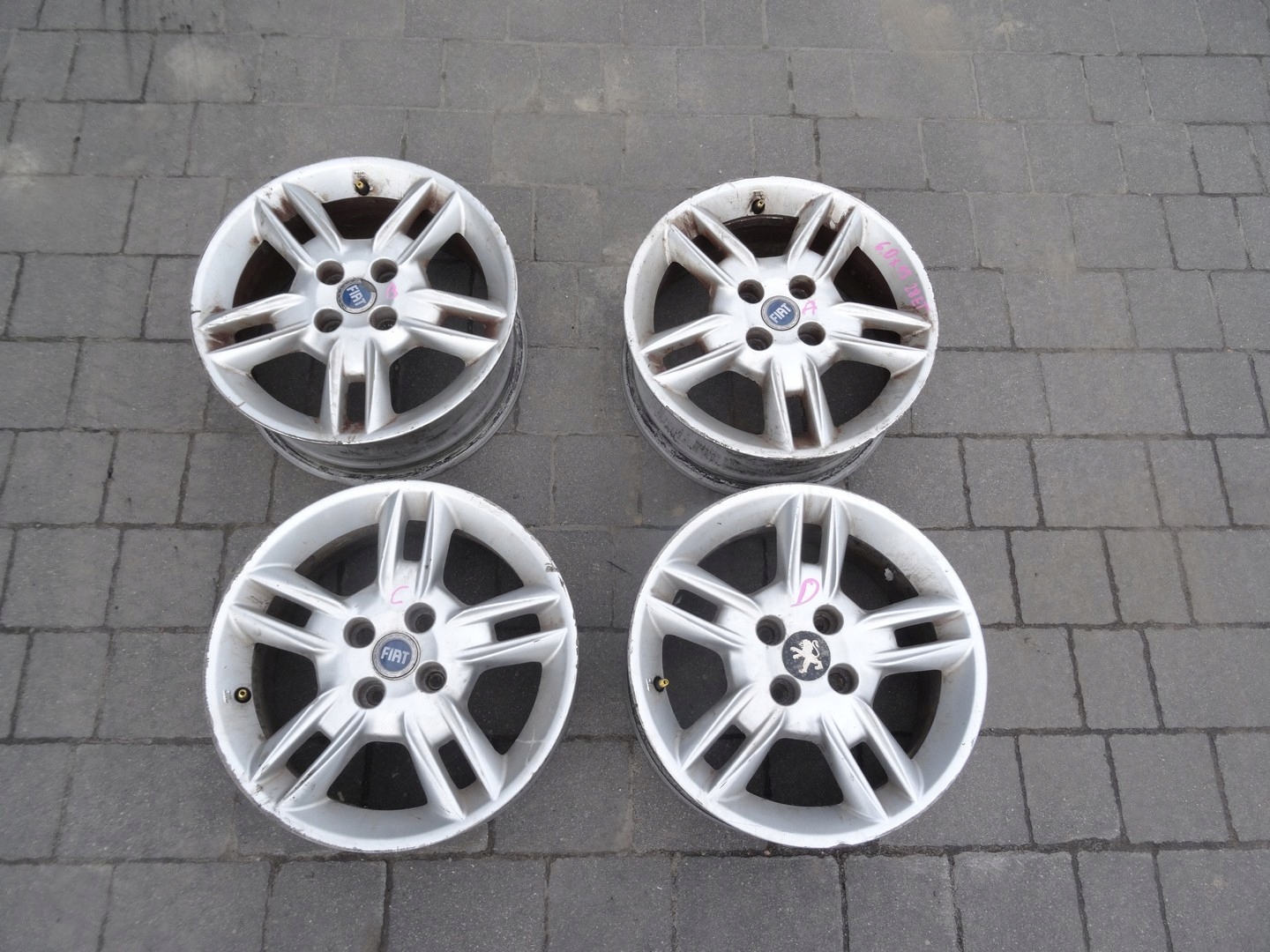 FIAT QUBO FELGI ALUMNIOWE 15" KOMPLET ET33