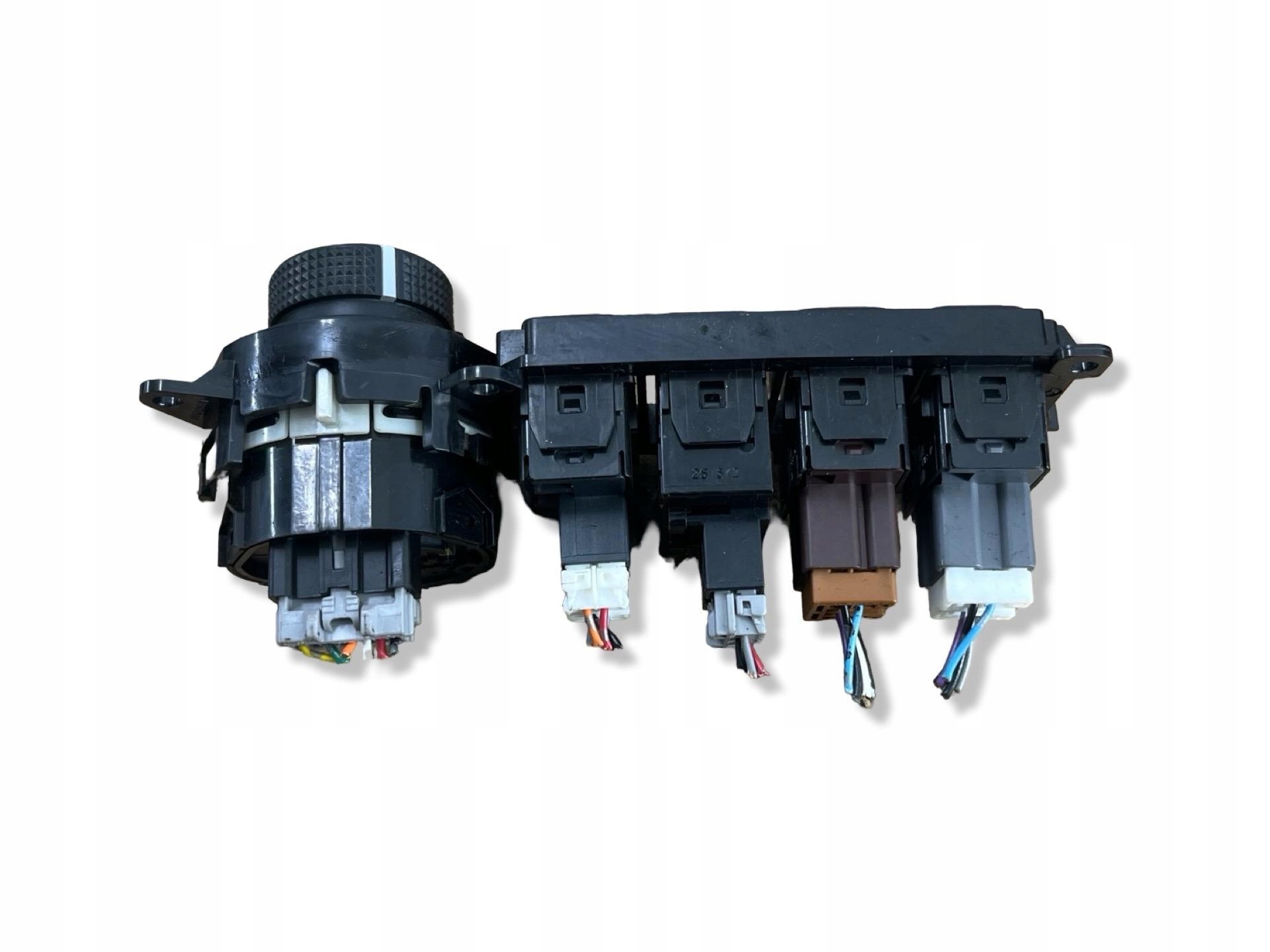 Panel switch Nissan Navara D40 facelift 2012 25536-5X00B