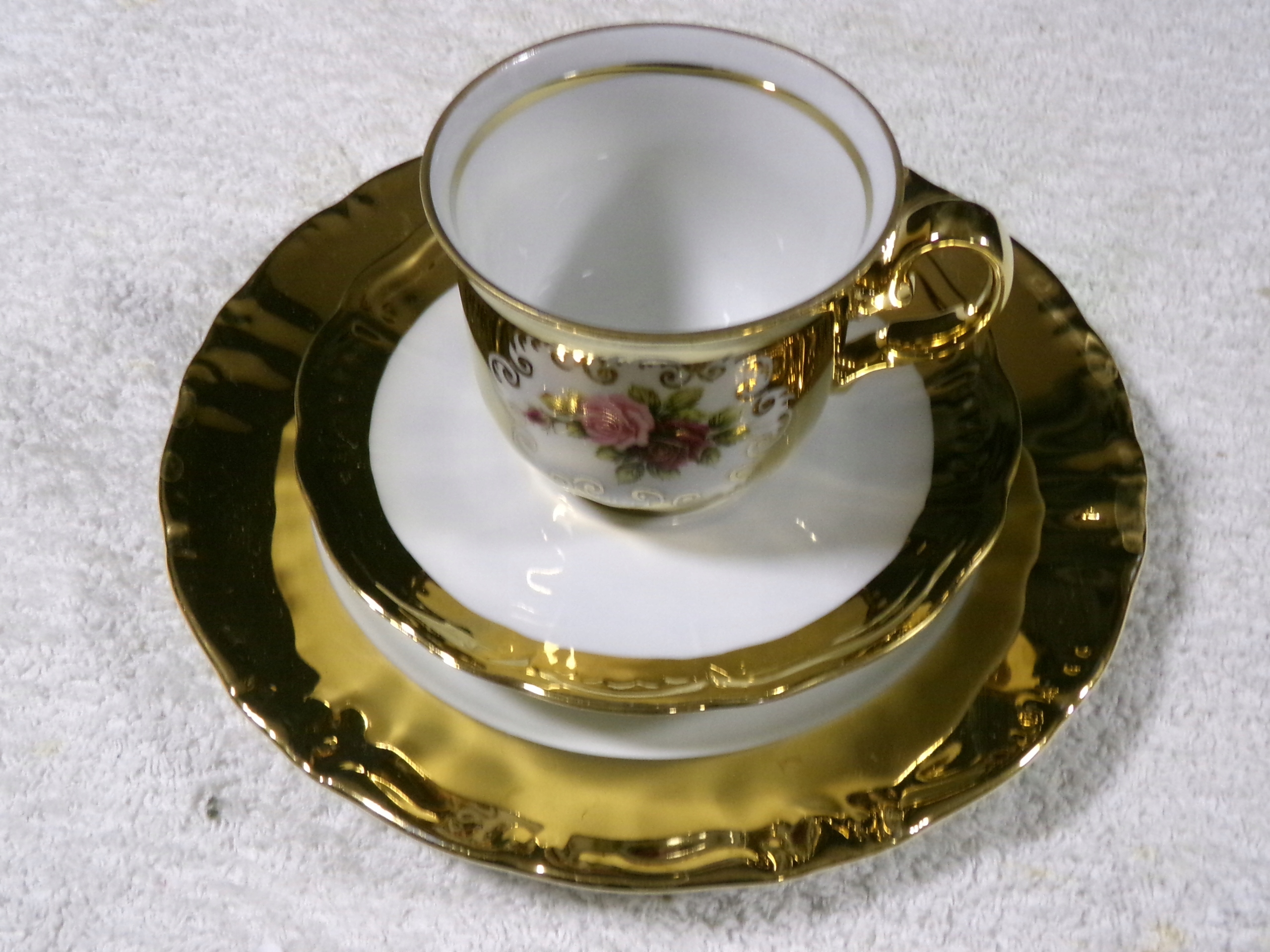 ŚLICZNY ZESTAW ŚNIADANIOWY-BAVARIA 22 KARAT GOLD