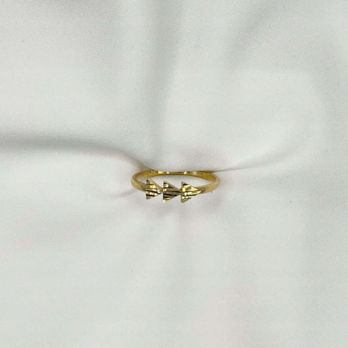 Zlatý prstýnek s trojúhelníky vel. 15 Zlato 585