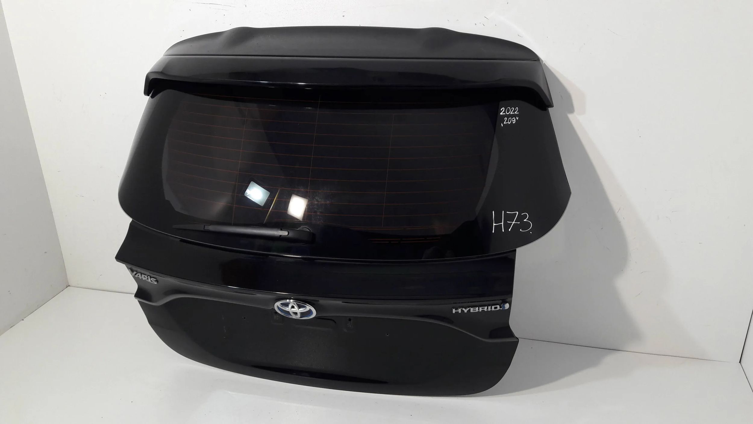 Toyota Yaris XP210 trunk door boot