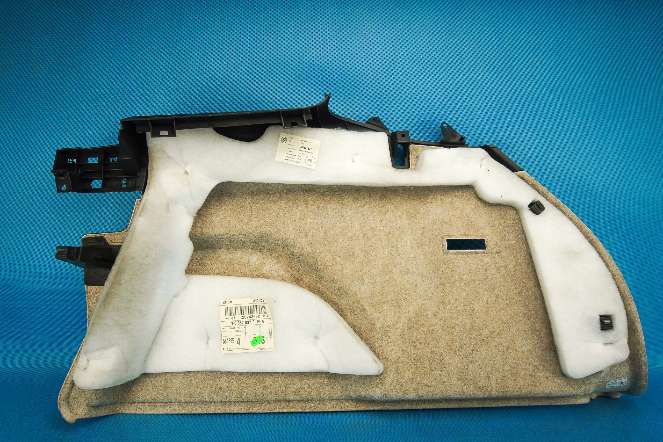 boot upholstery left VW Touareg 7P6867037F EOA