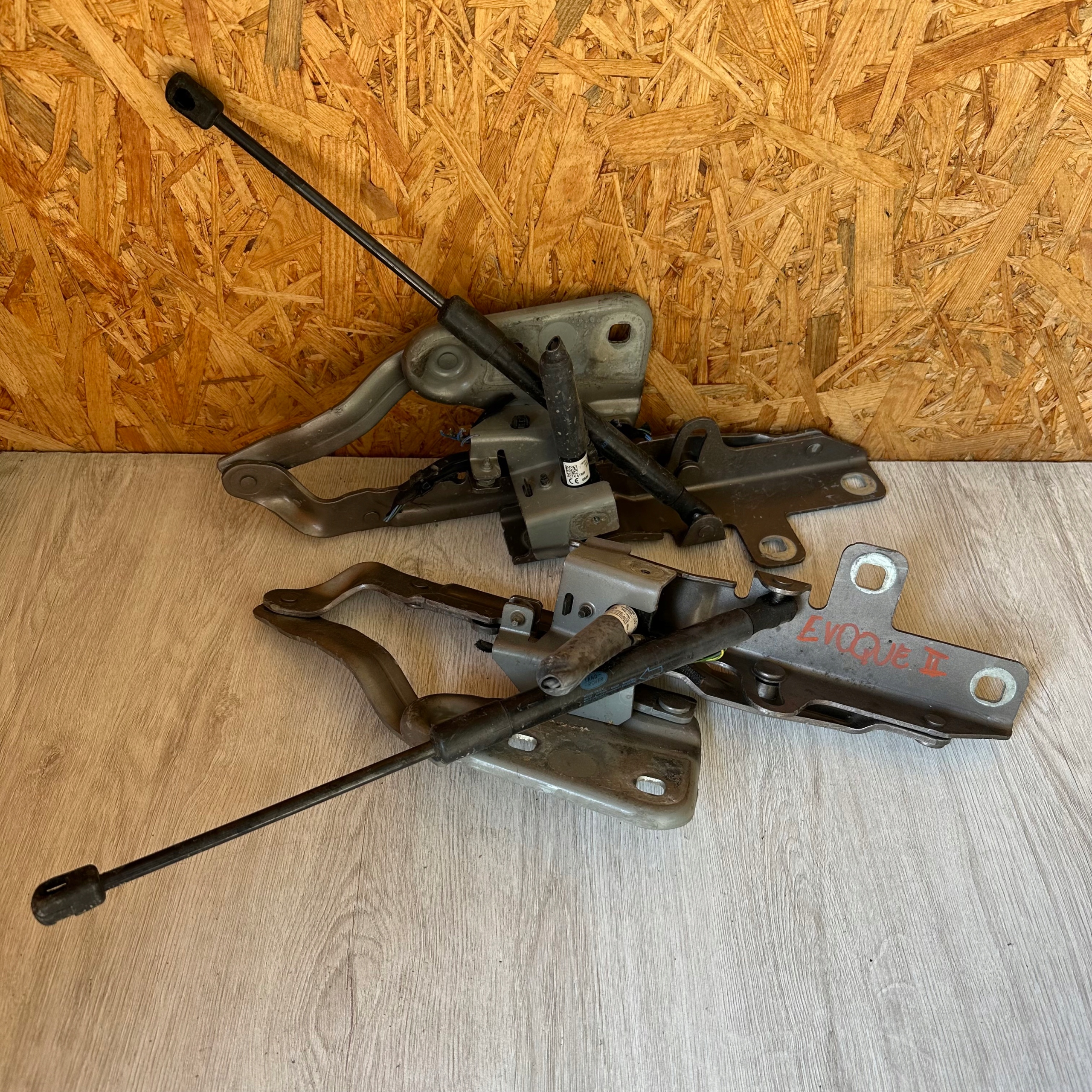 HINGE BONNET HINGES KOMPLET RANGE ROVER EVOQUE II