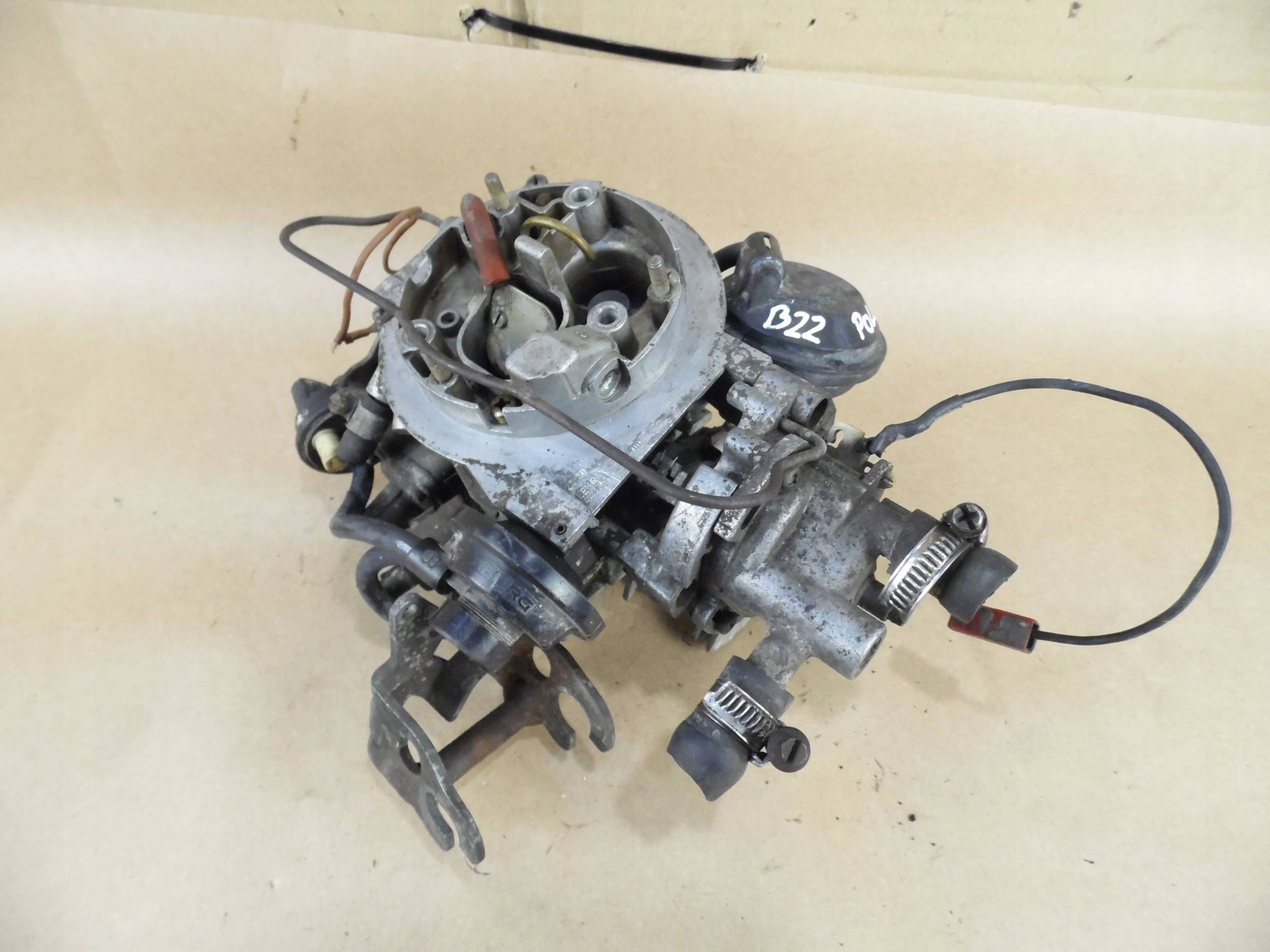Volkswagen Golf II карбюратор LEKR 443751
