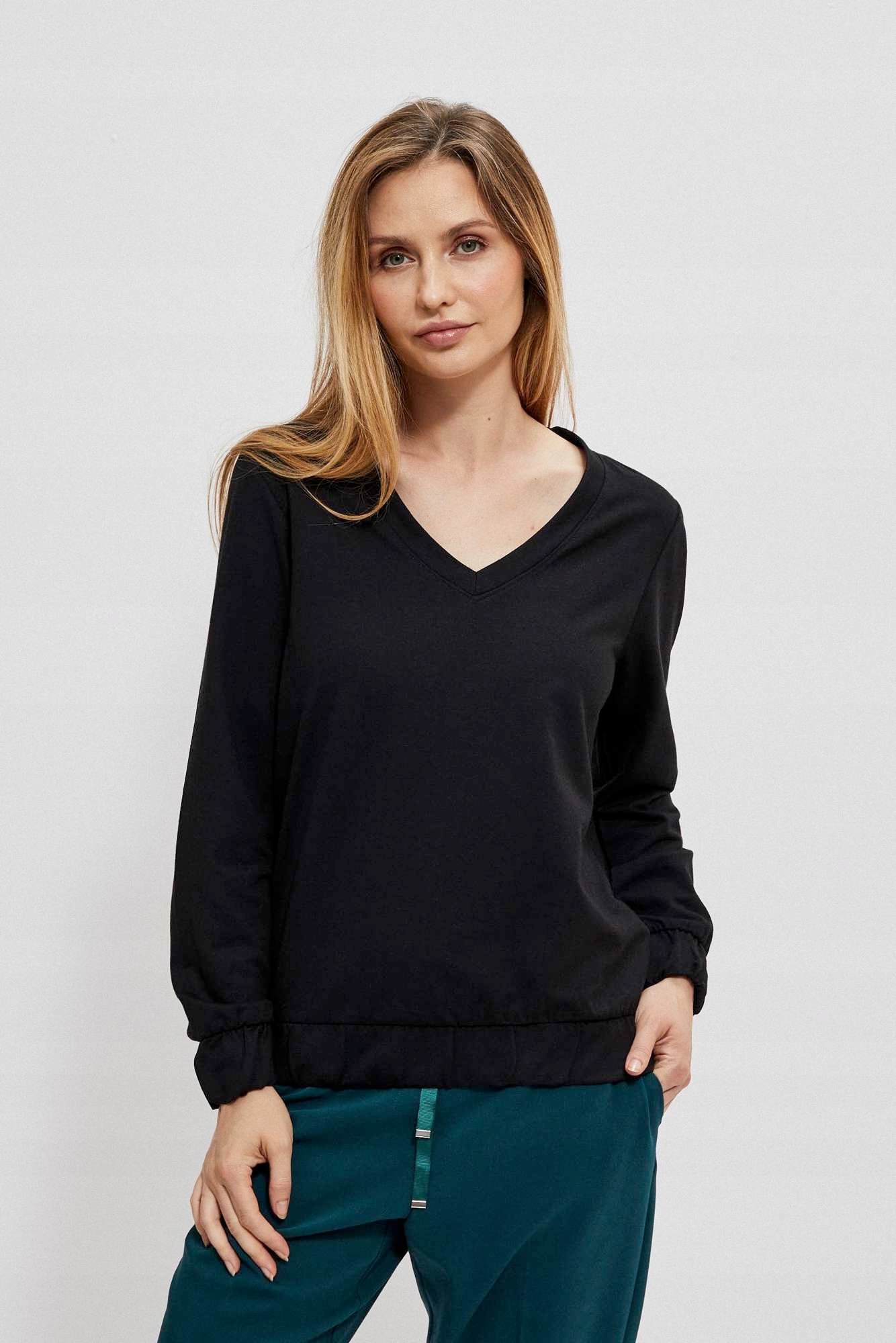 

Bluza z dekoltem V M od Moodo