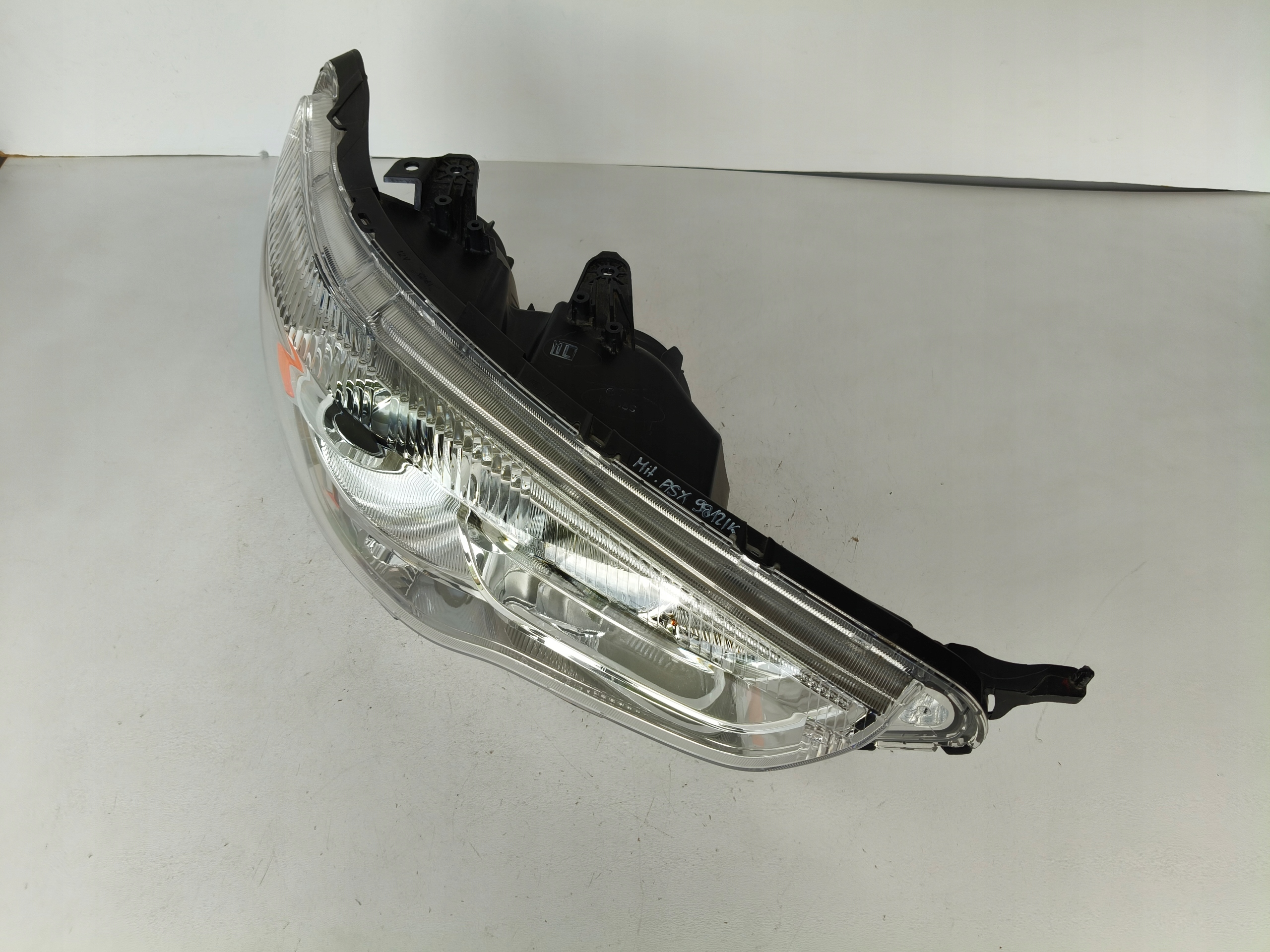 feu droit REFLEKTOR MITSUBISHI ASX 10