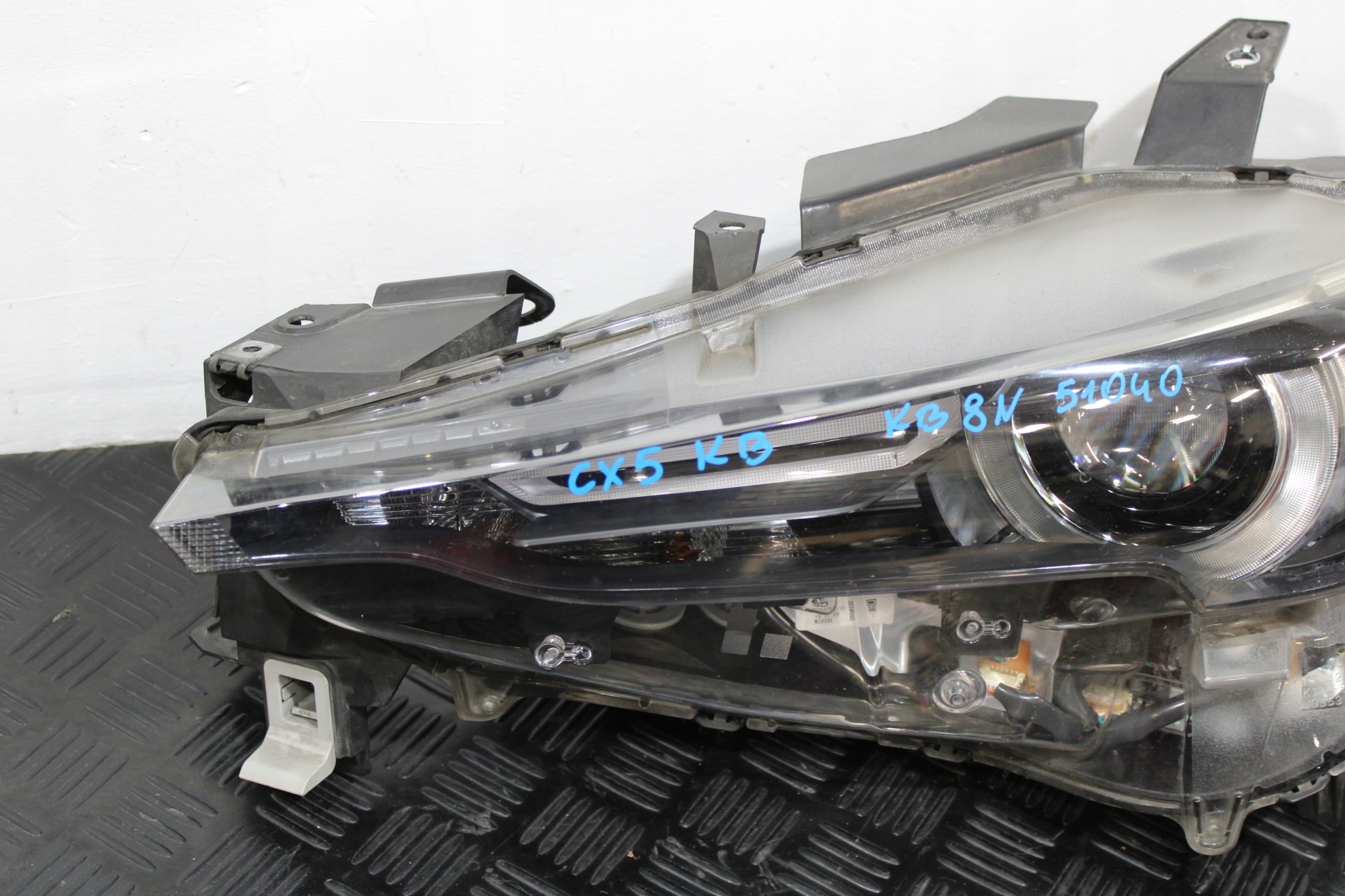 light LED left front KB8N-51040 MAZDA CX5 KB
