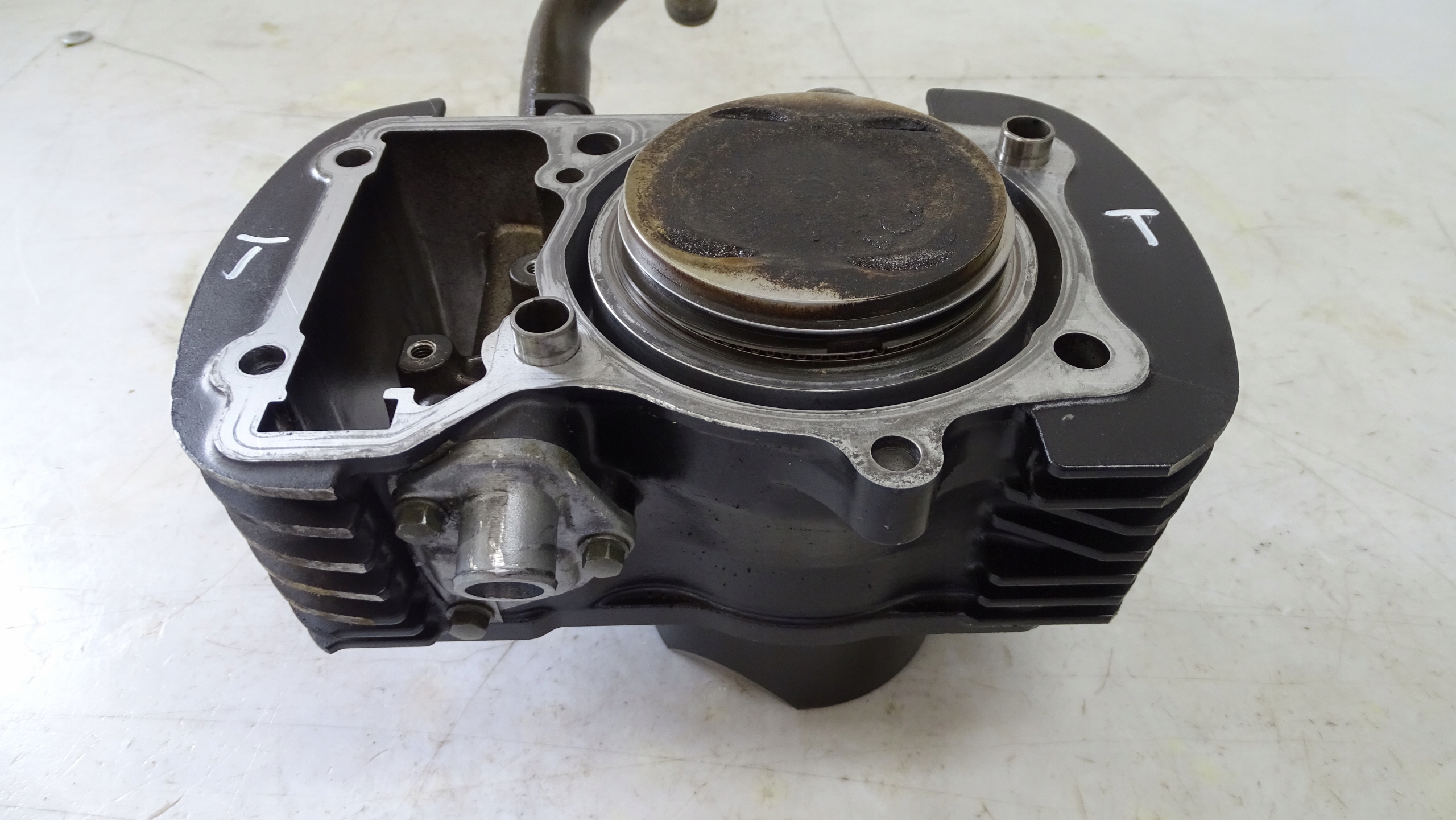 Suzuki Intruder m 800 VZ VL циліндр поршень задній