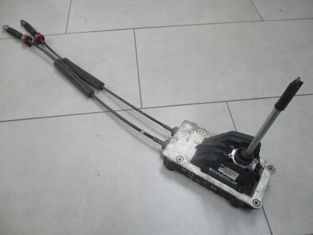 8200105010 - megane 2 1.5 dci 03-08 5-Bie перемикач передач