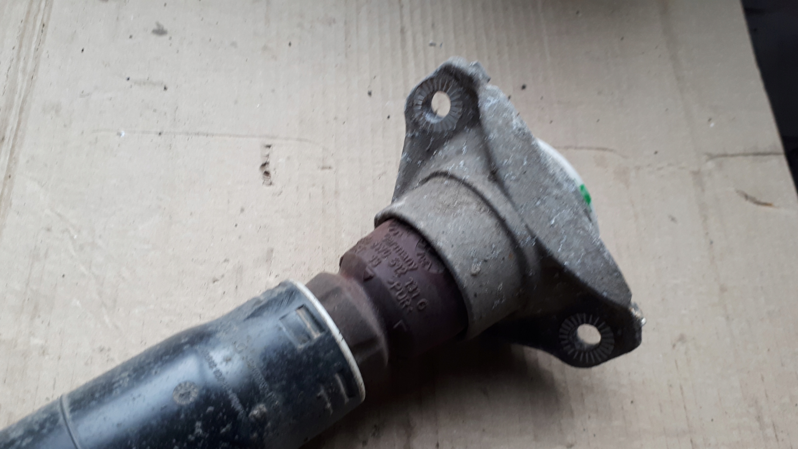 A4 B9 8W Stoßdämpfer heck hinten 8W0513028AA