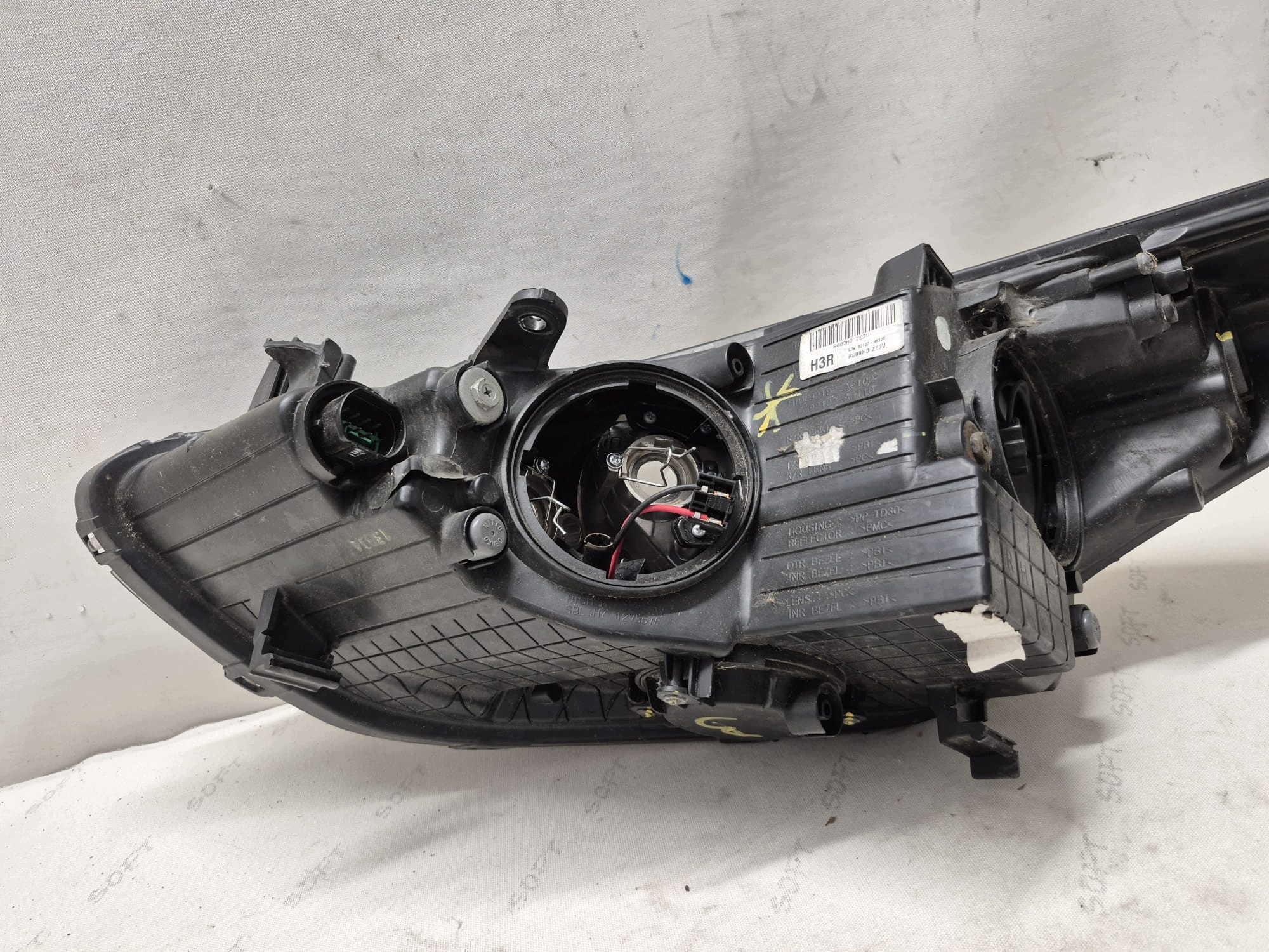 HYUNDAI I30 II 12- light right front front 92102-A6100