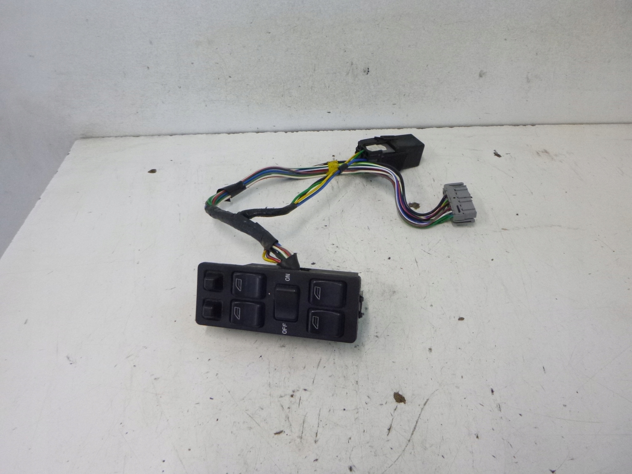 Переключатель стеклоподъемника Volvo 850 6849422 1995