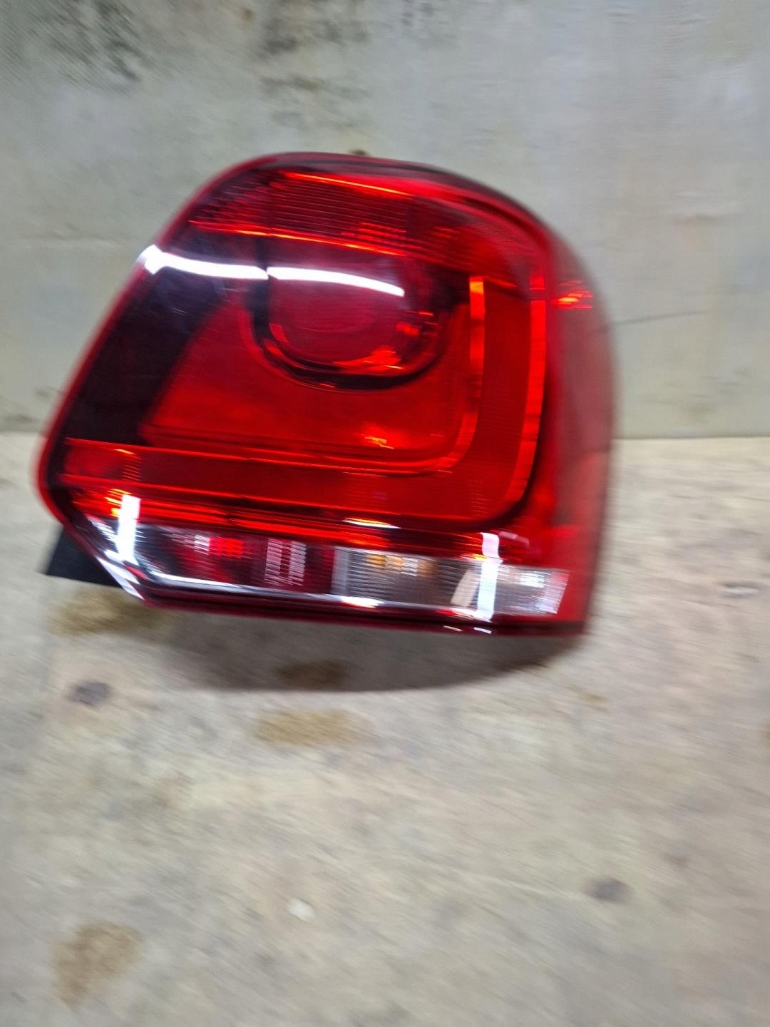 light rear right side Volkswagen CrossPolo 5 2014 6R0945096AA