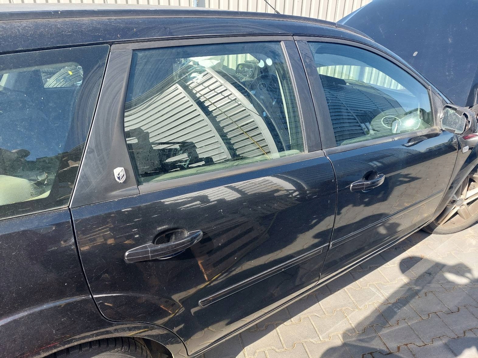 DRZWI KOMPLETNE PRAWY TYŁ FORD FOCUS MK2 KOMBI F3