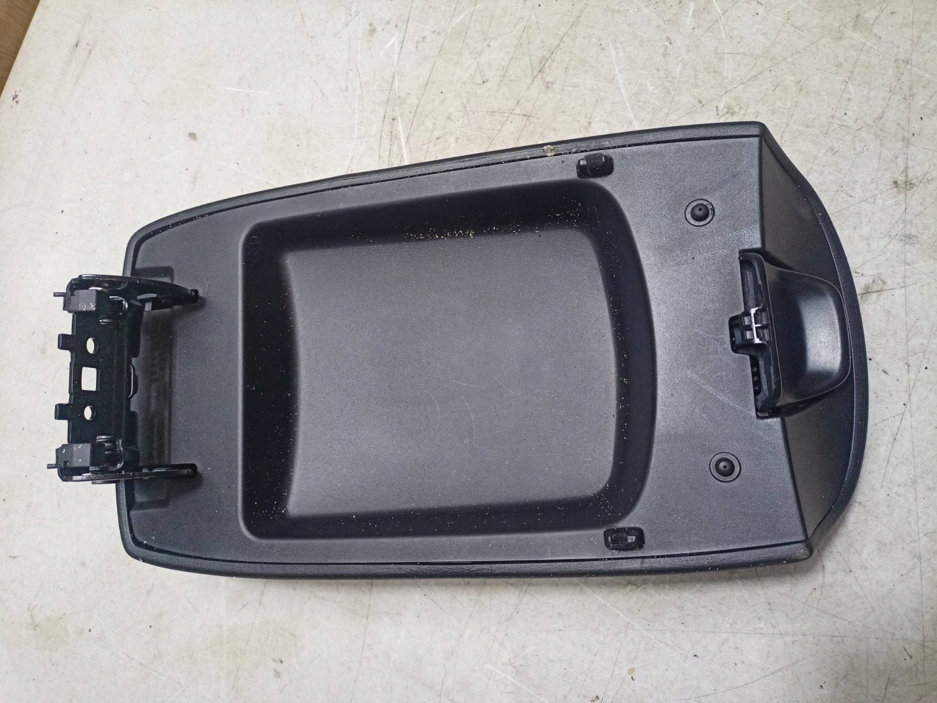bracciolo tunelu srodkowego Mazda CX-5 2014