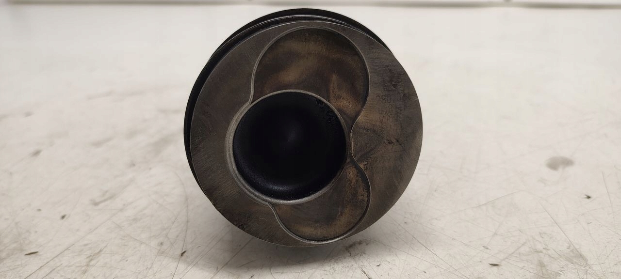 piston connecting rod Audi A4 B7 2,0 TDI BRB