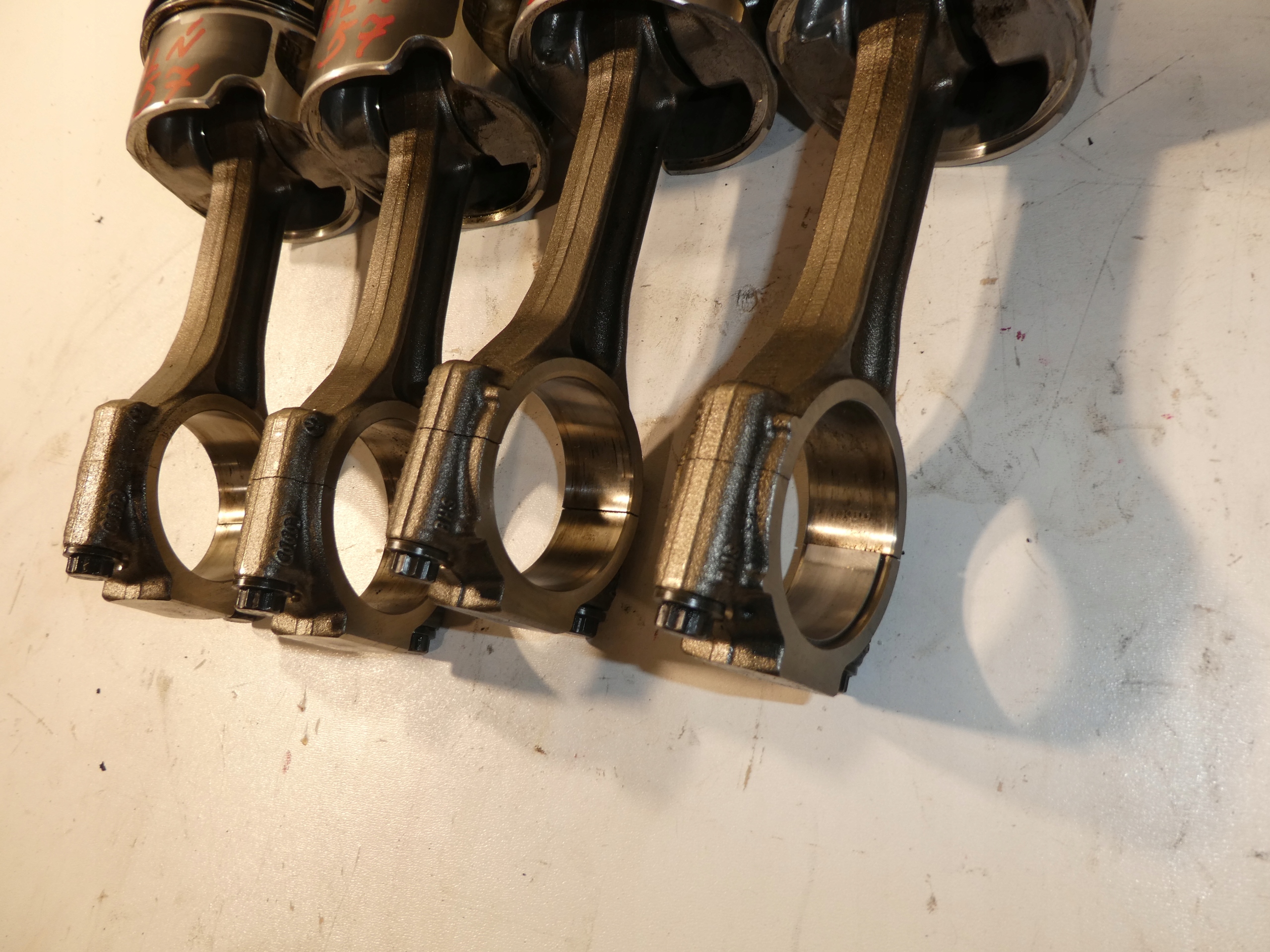 piston connecting rod 2.0 TDI CBB VW AUDI SKODA