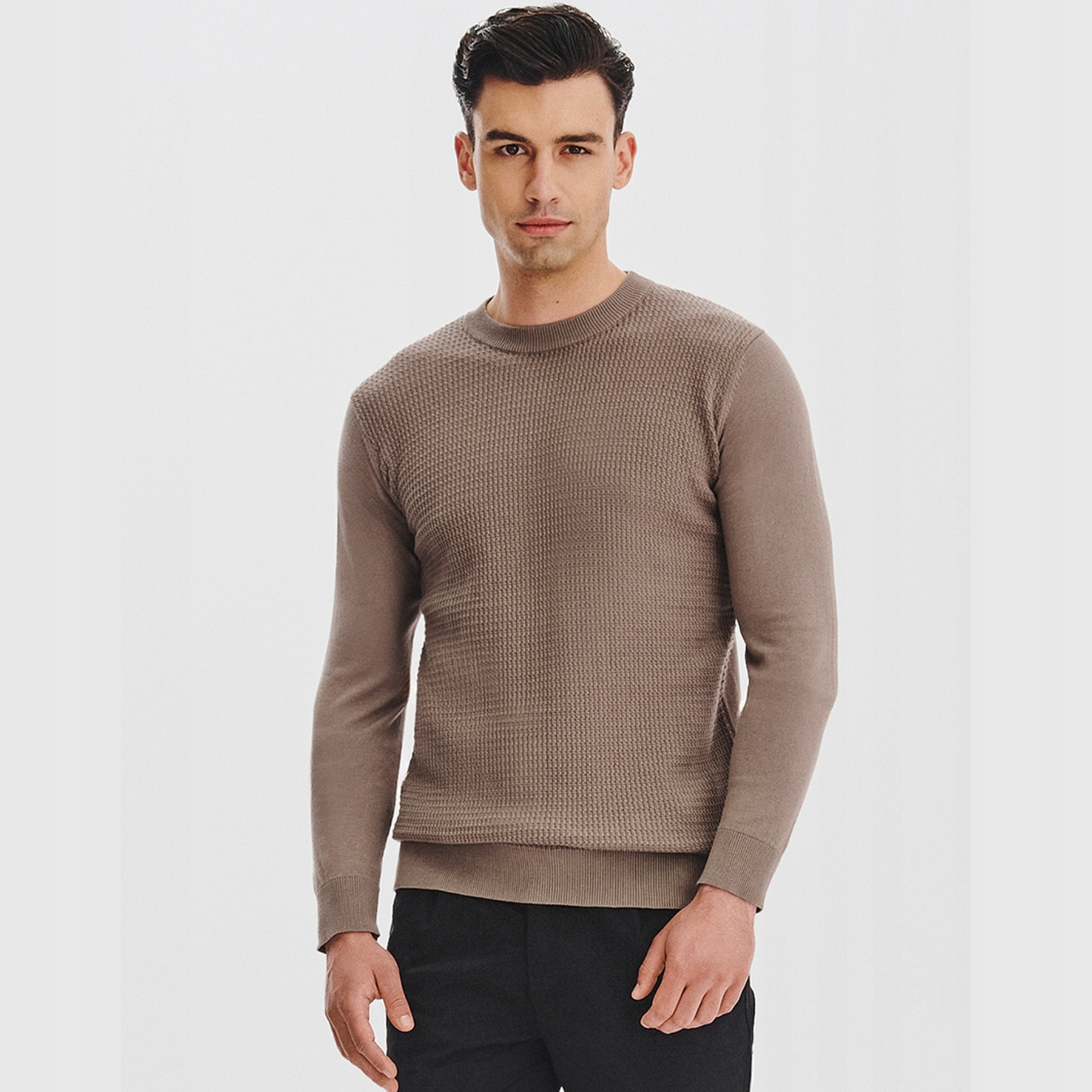 Pánský bavlněný svetr s výstřihem do O-neck Pako Lorente hnědý, vel 3XL