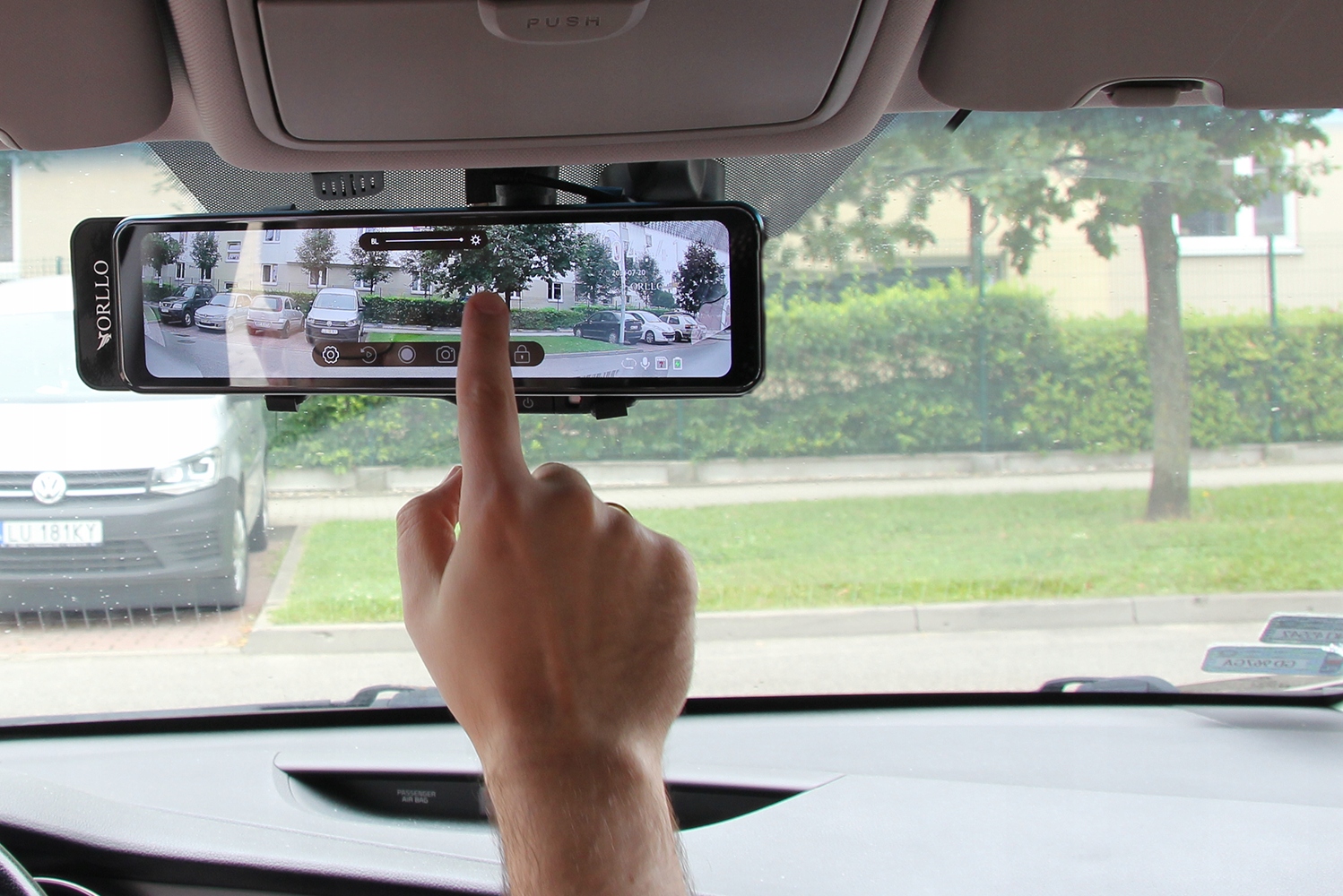 KAMERA SAMOCHODOWA FULL HD REJESTRATOR COFANIA TYL Resolution Full HD 1920 x 1080