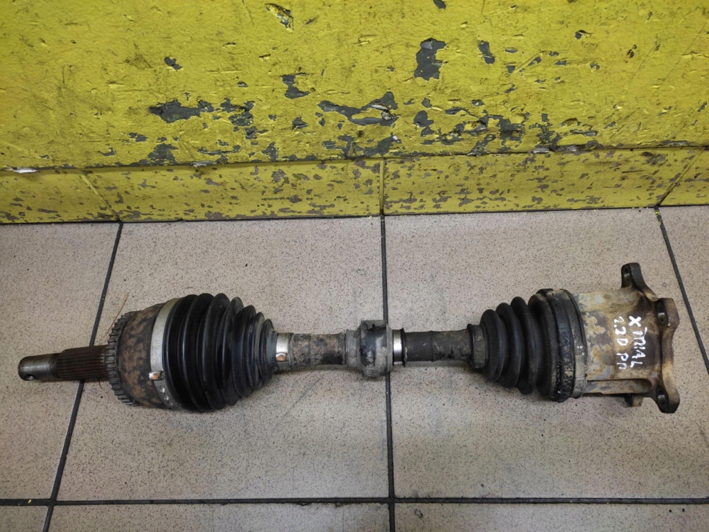 NISSAN X-TRAIL 2.2 D semi-axis right front