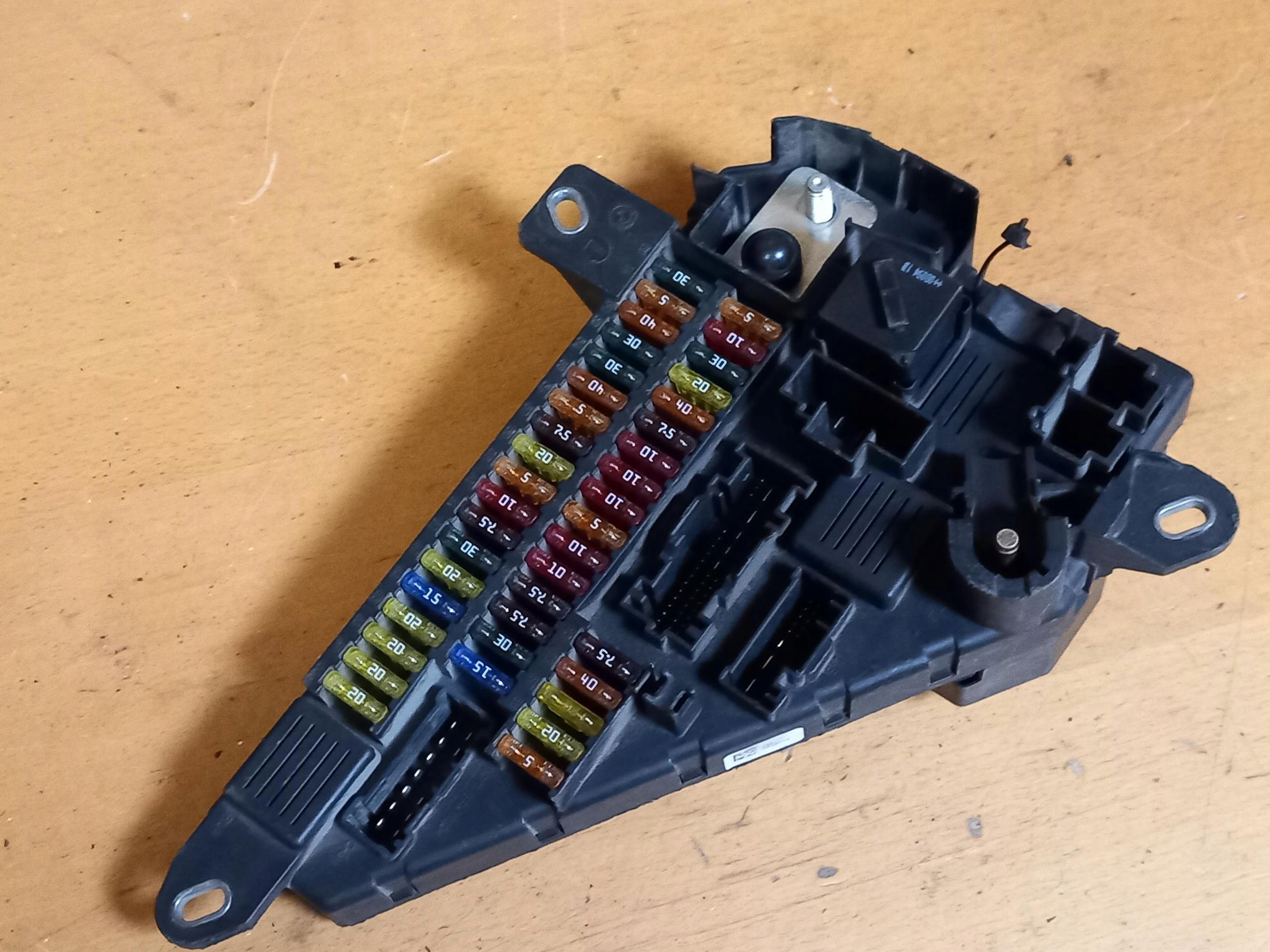 compartment module BSI BMW SERIA 5 E60 E61 2.2i 170KM 03-10