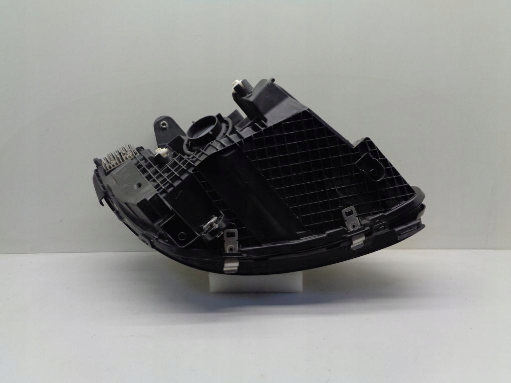 MERCEDES C KLASA W 205 PERFORMANCE LED front left