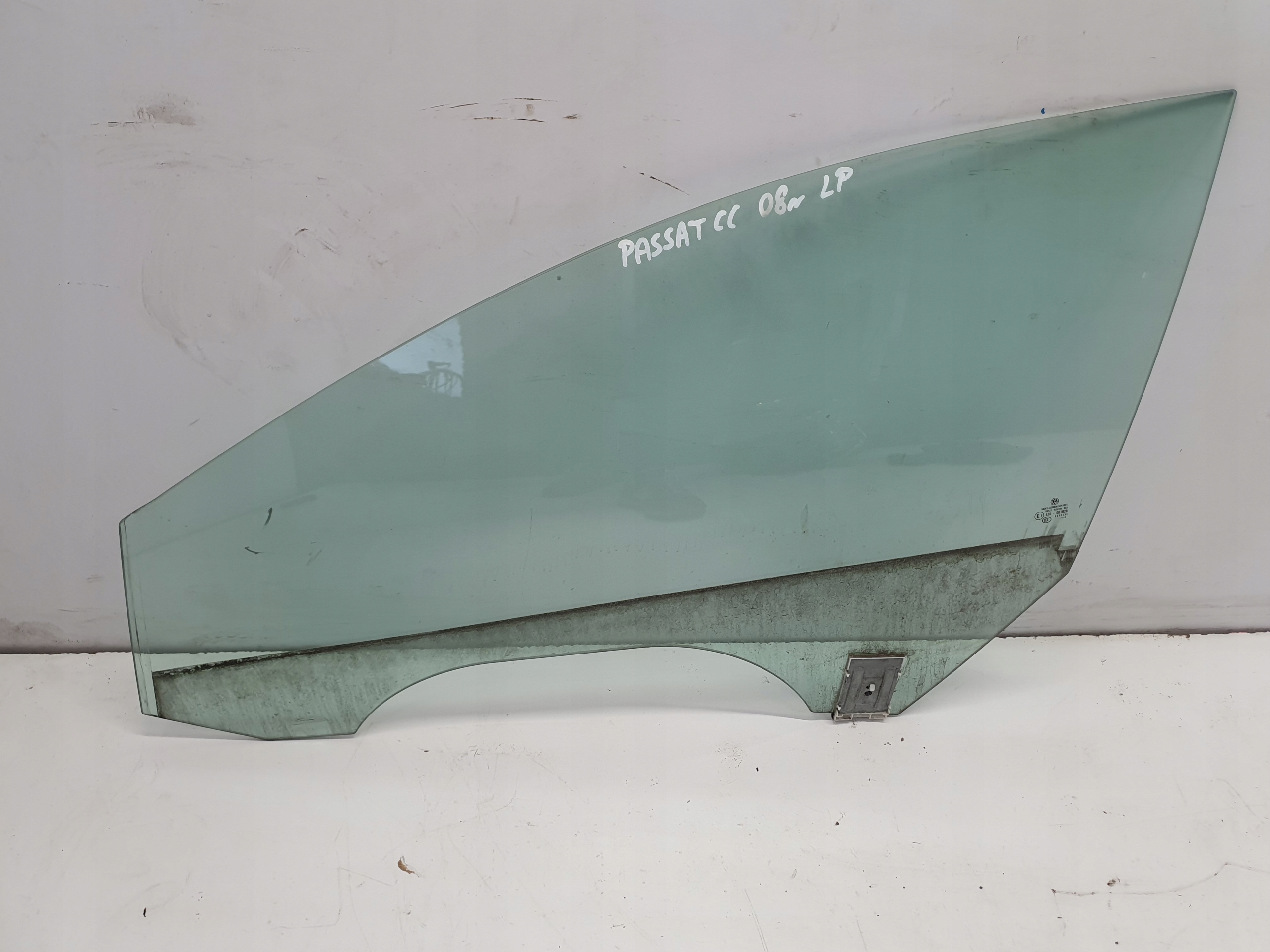 VW PASSAT CC 08R SZYBA BOCZNA DRZWI LEWY PRZOD