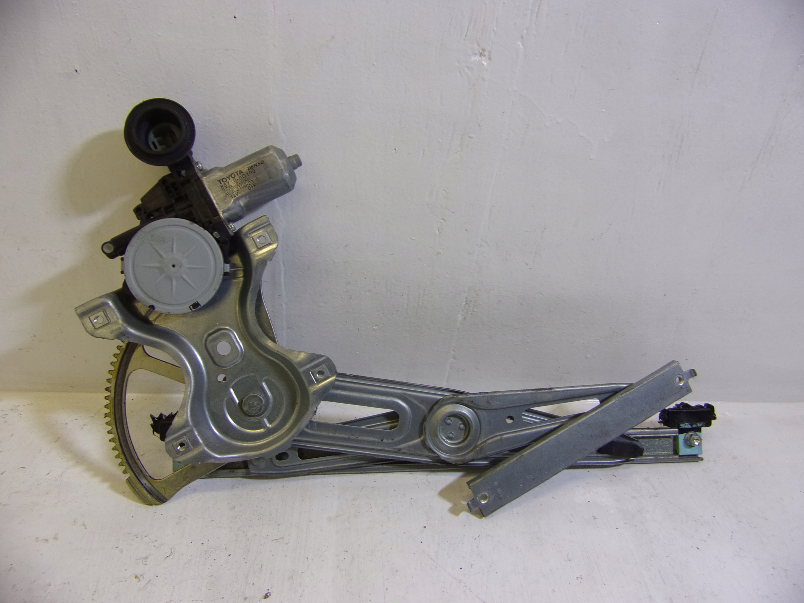 ELE mechanism windows right front TOYOTA YARIS 2 857100D100