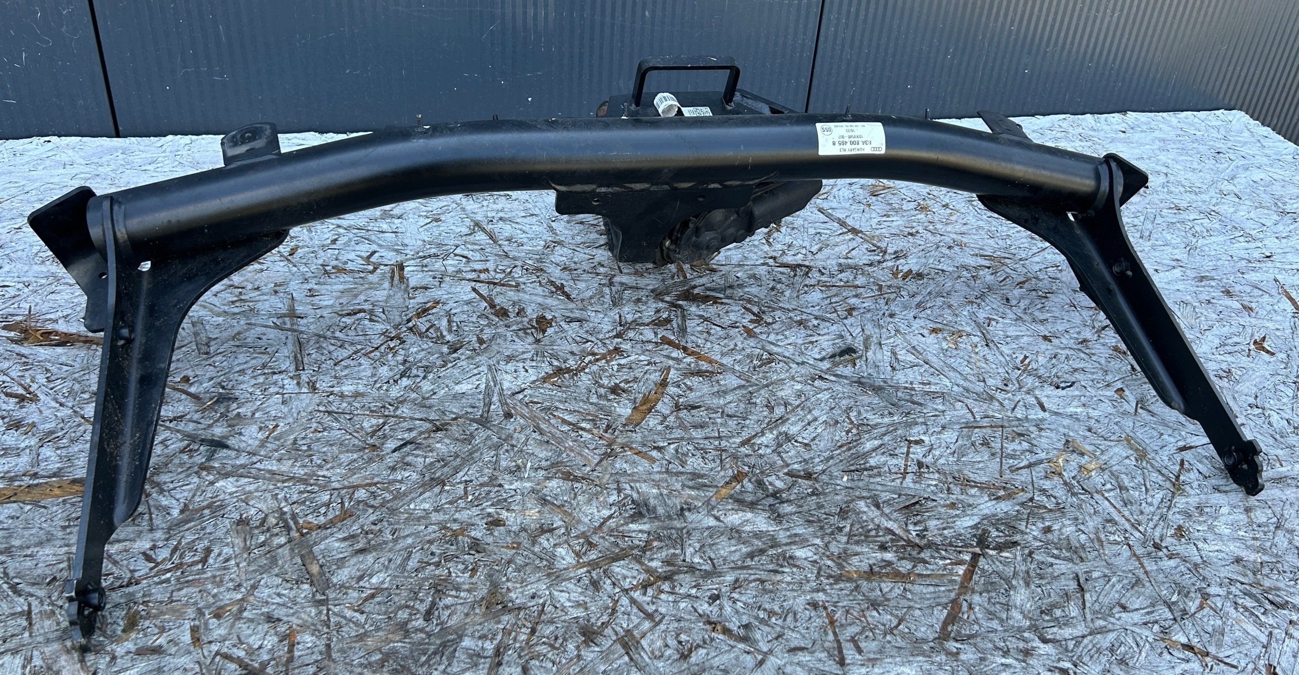 tow original AUDI Q3 II 83A 83A800495B
