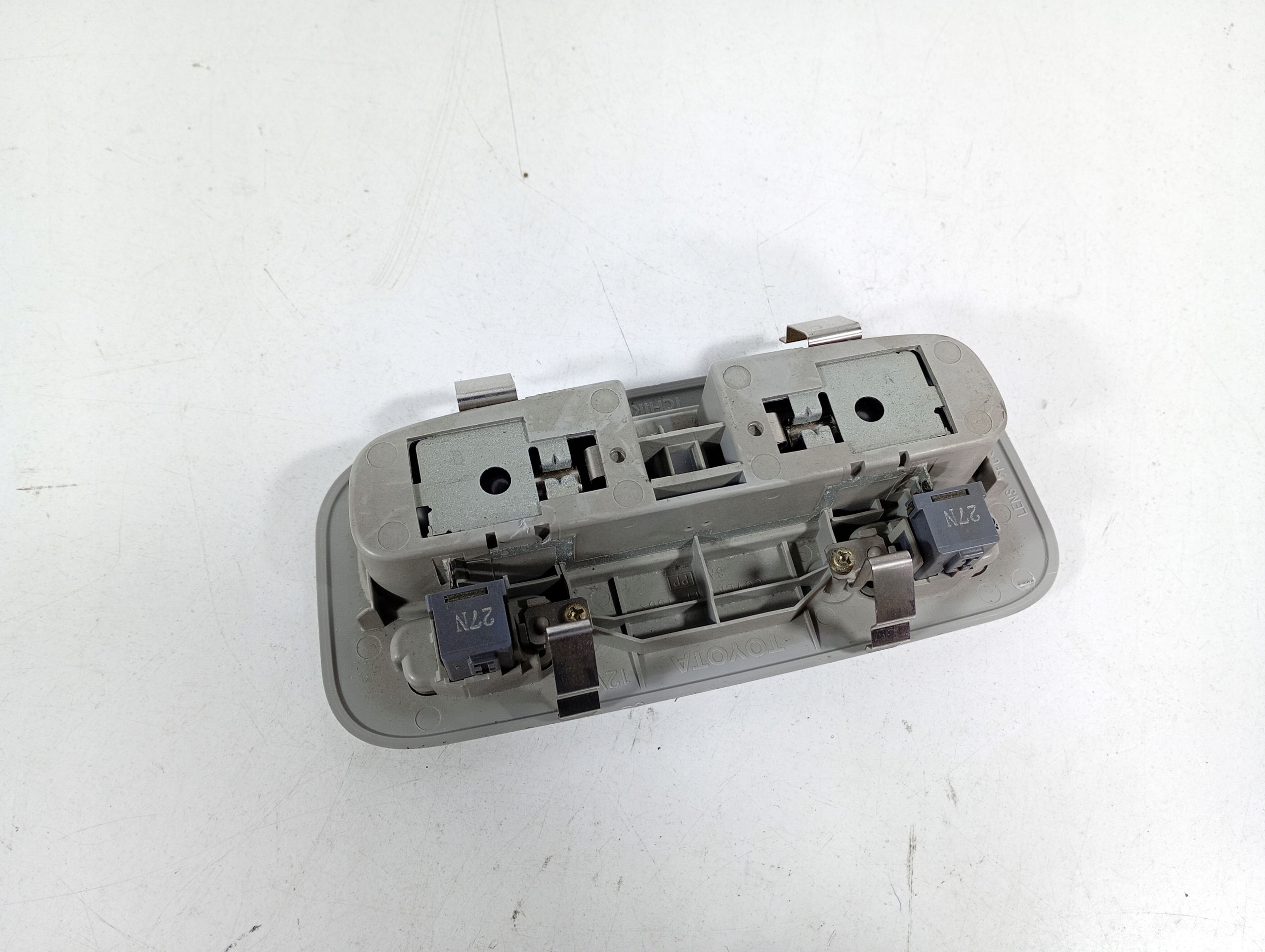 TOYOTA Corolla E12 9 01-07 OSWIETLENIE cabs light inner SUFITOWA