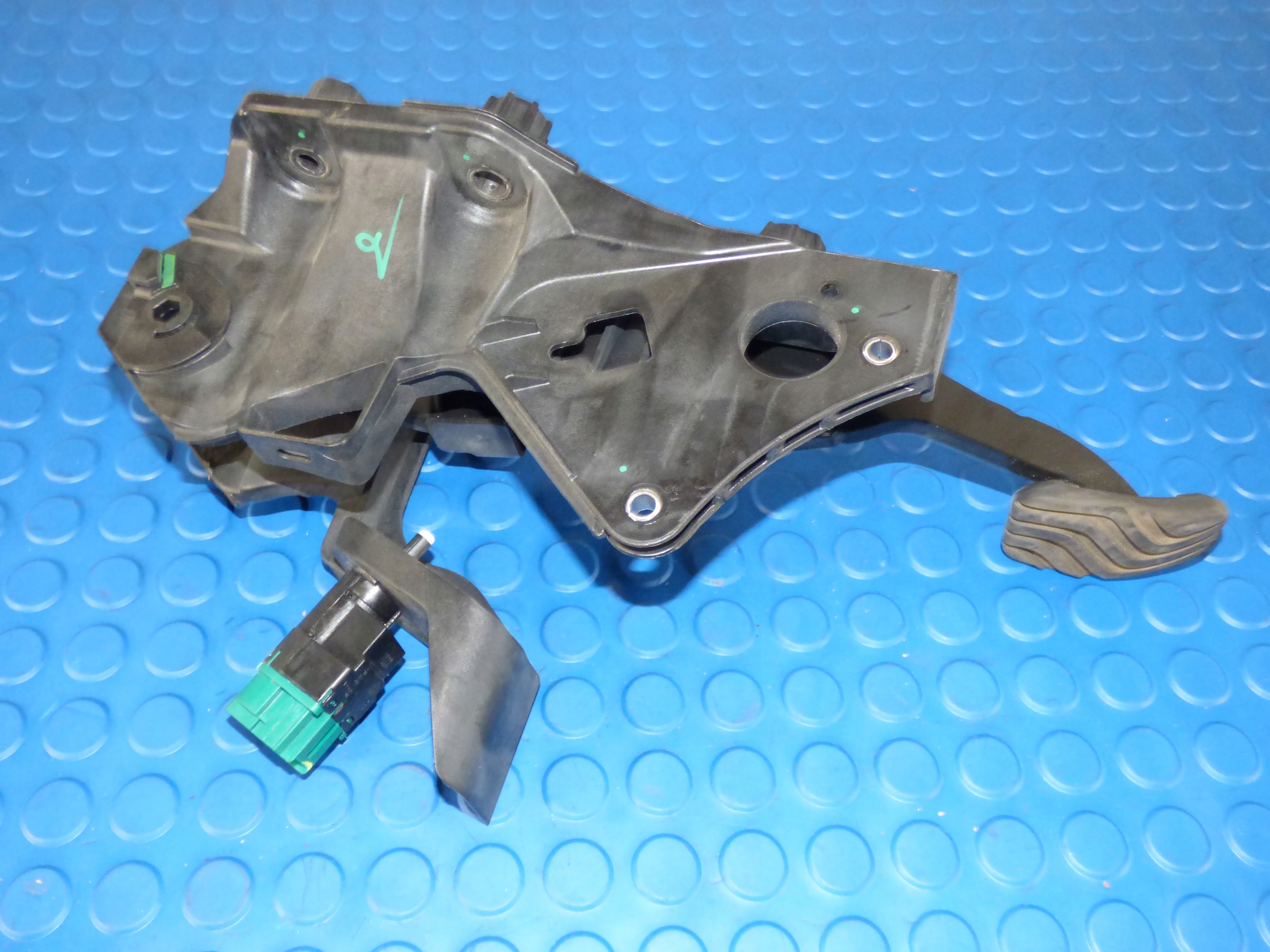 pedal Bremse 465014942R RENAULT CLIO V