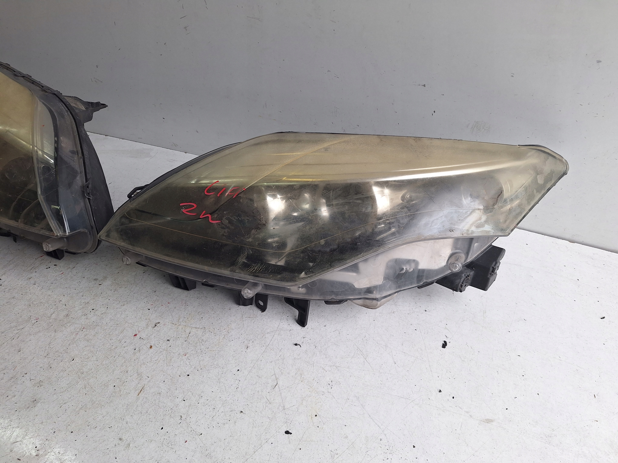 RENAULT LAGUNA III LIFT 11-14 light right lens UK
