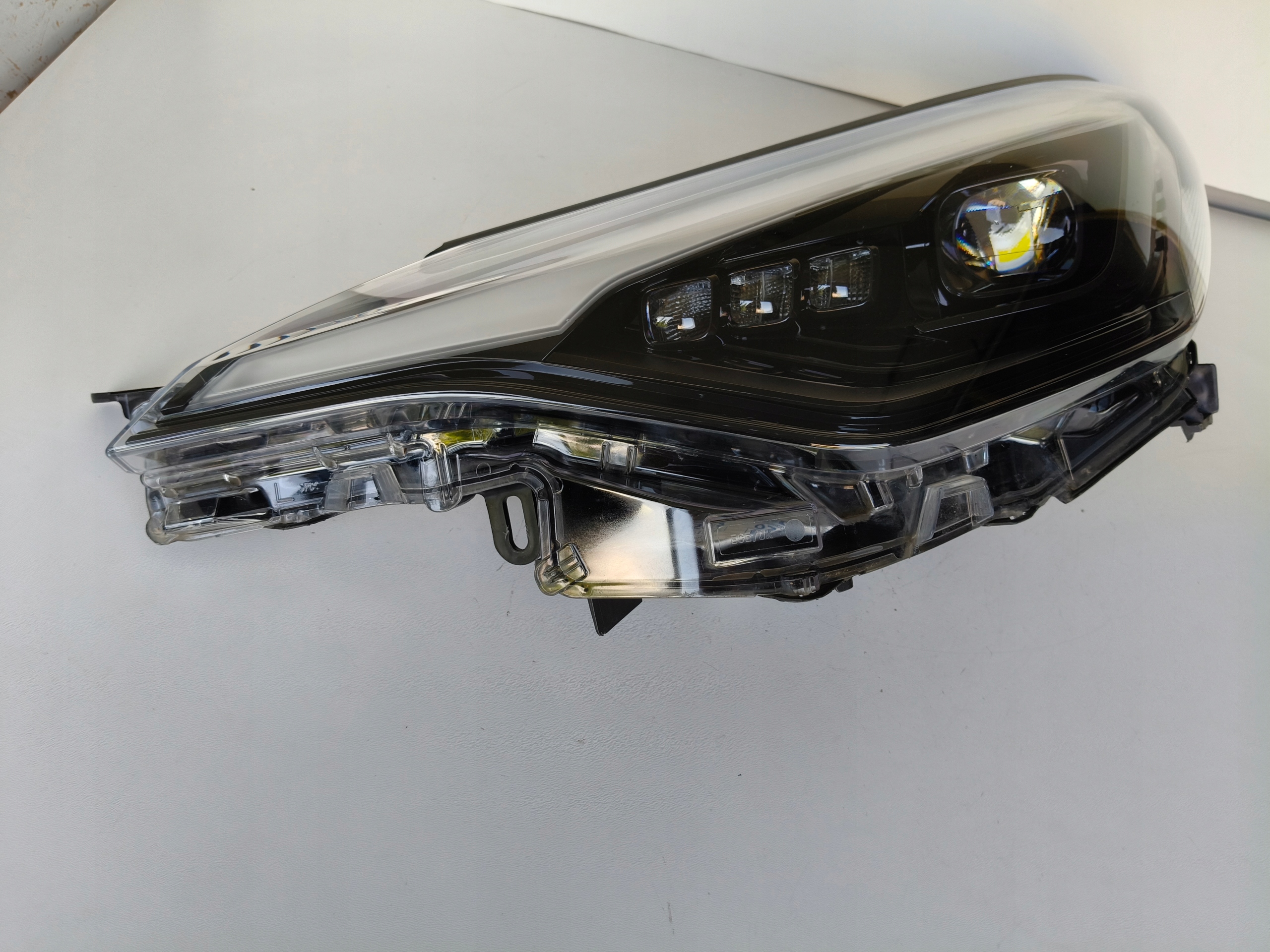 light left REFLEKTOR TOYOTA CHR 20- LIFT GR FULL LED