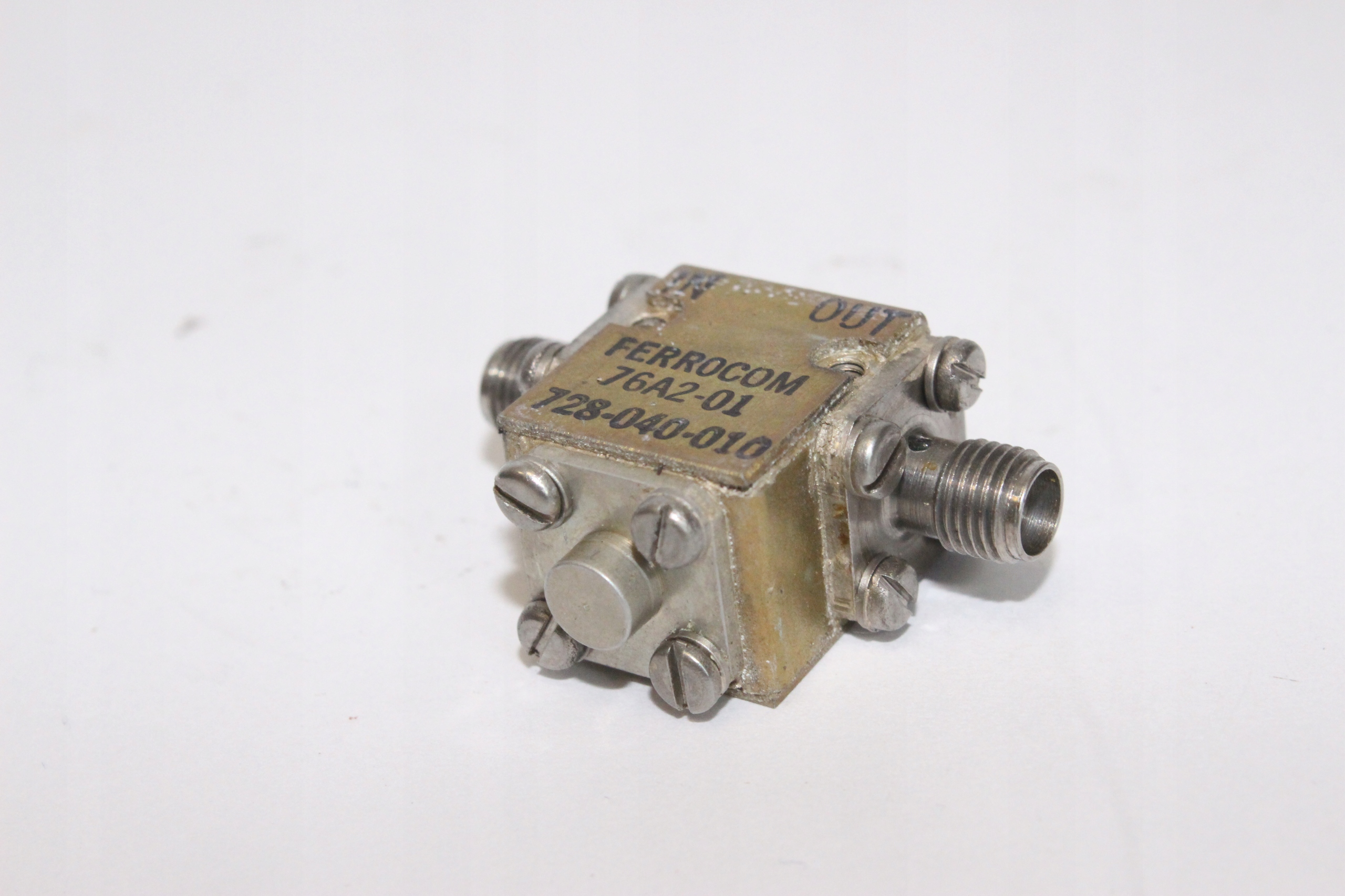 Izolator UHF Aerial Facilities Limited 08-005005 z radiatorem