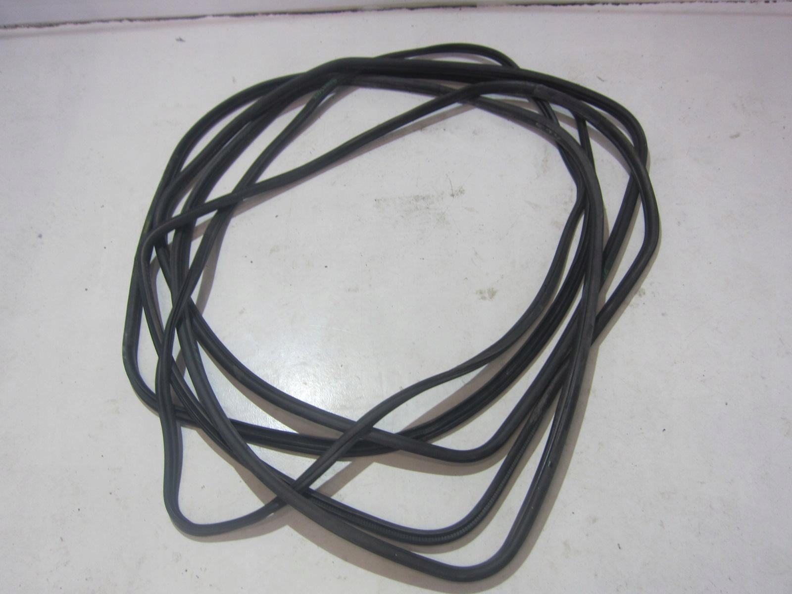 BMW F30 F31 ущільнення дверей ліве праве 51337258329