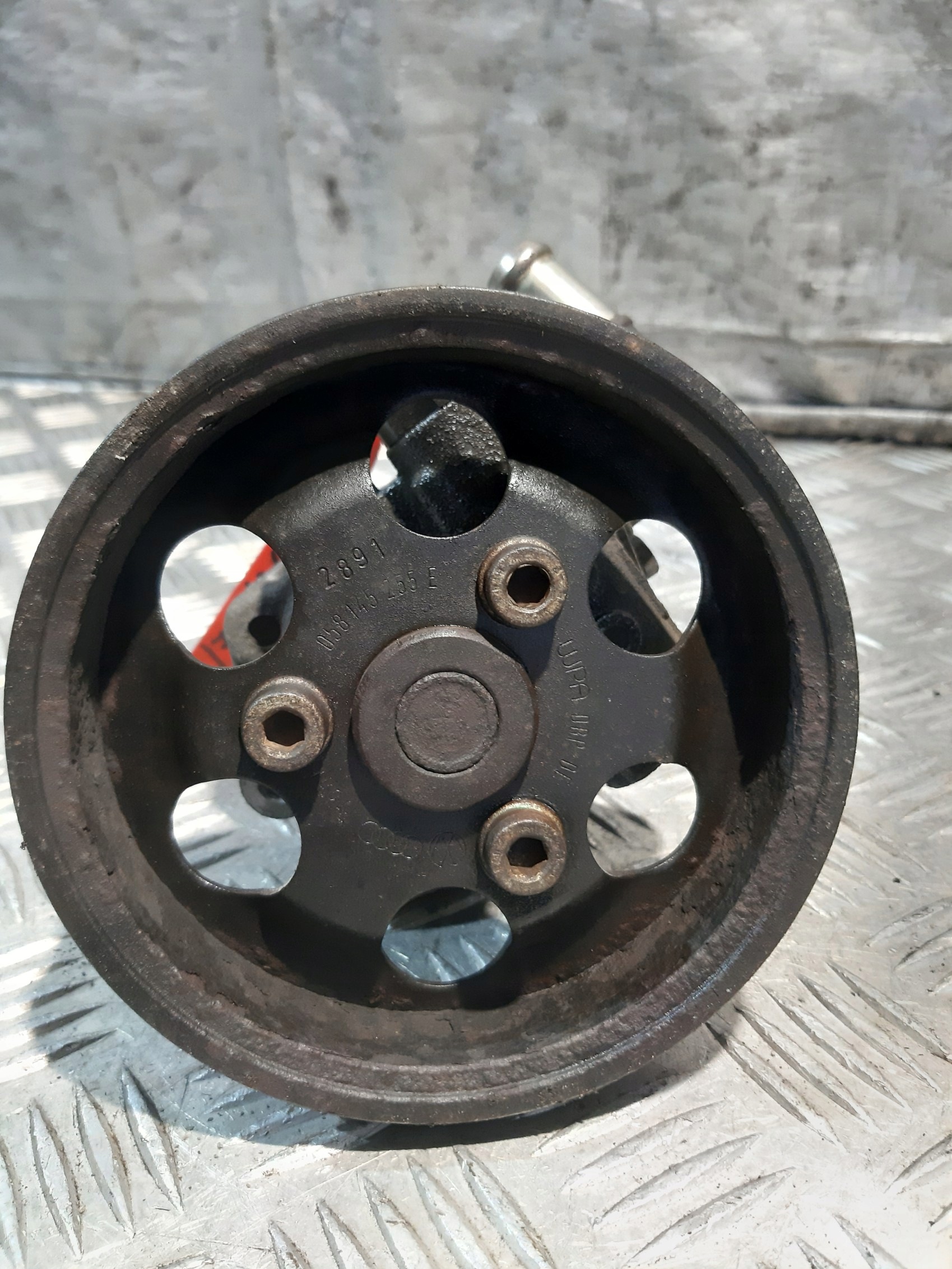 servo pump VW PASSAT B5 1.6 B 8D0145156L 105 BAR KYB