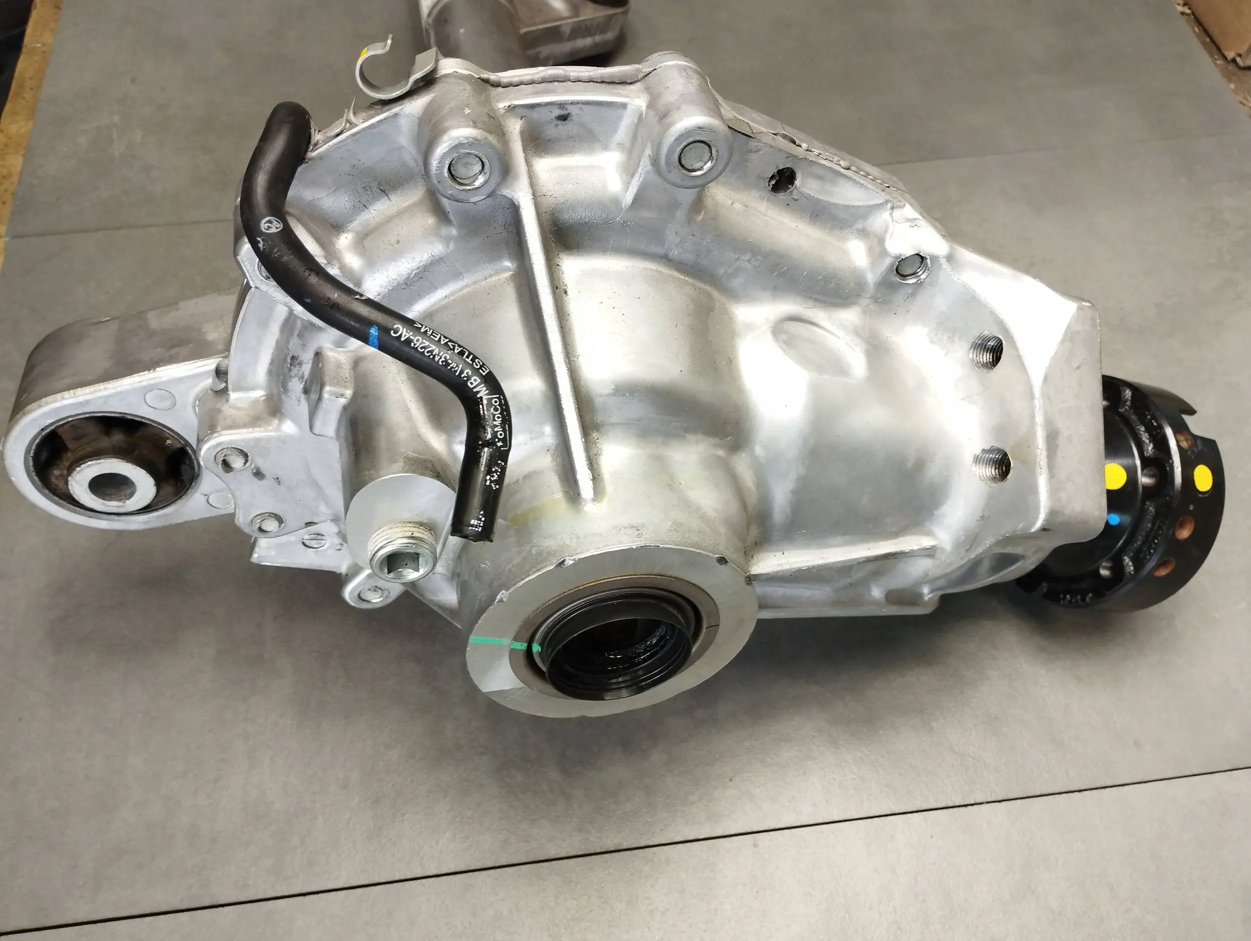 VW Amarok II differential diff front MB3W-3B079-EBC