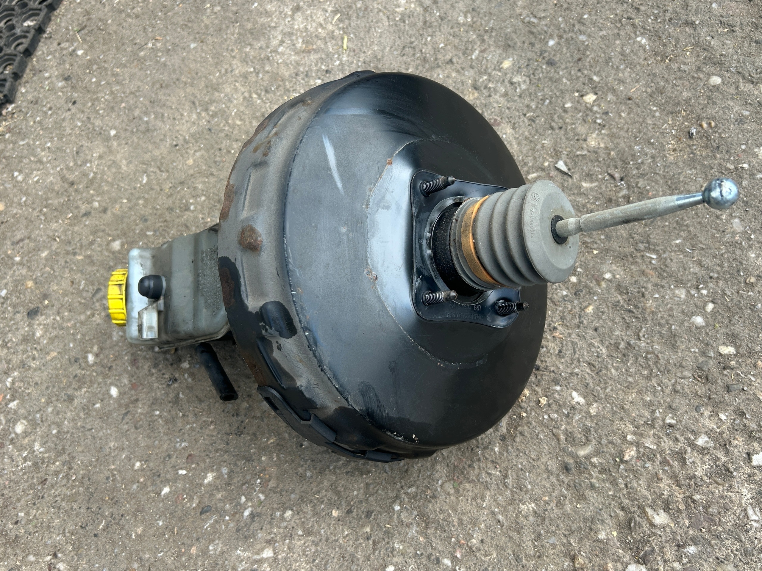 VW T5 2,5 TDI Servo Bremse 7H0612101G
