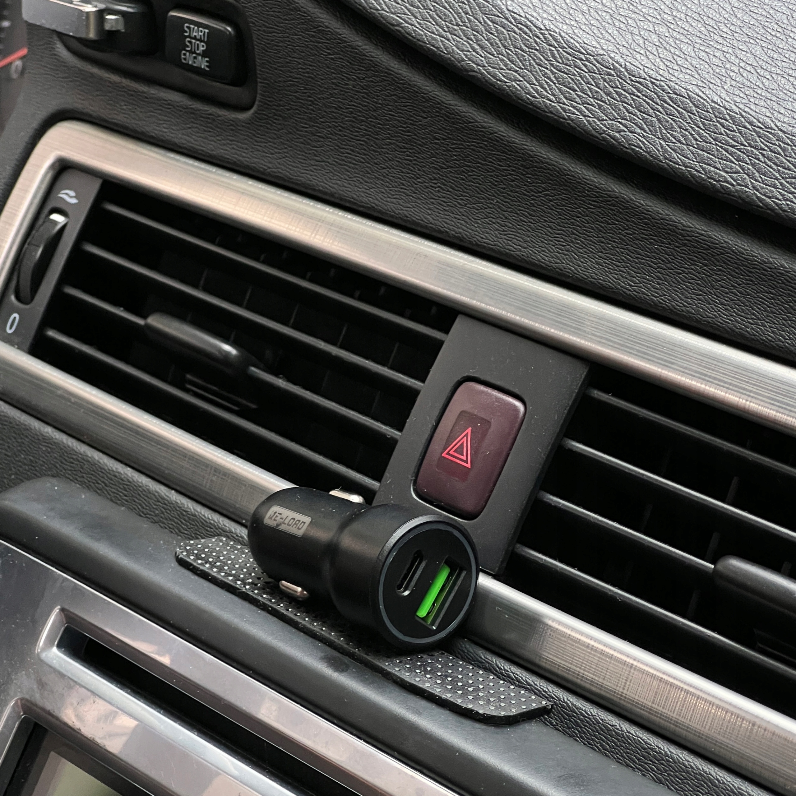 SZYBKA ŁADOWARKA SAMOCHODOWA 20W DO iPHONE USB C Producent inny