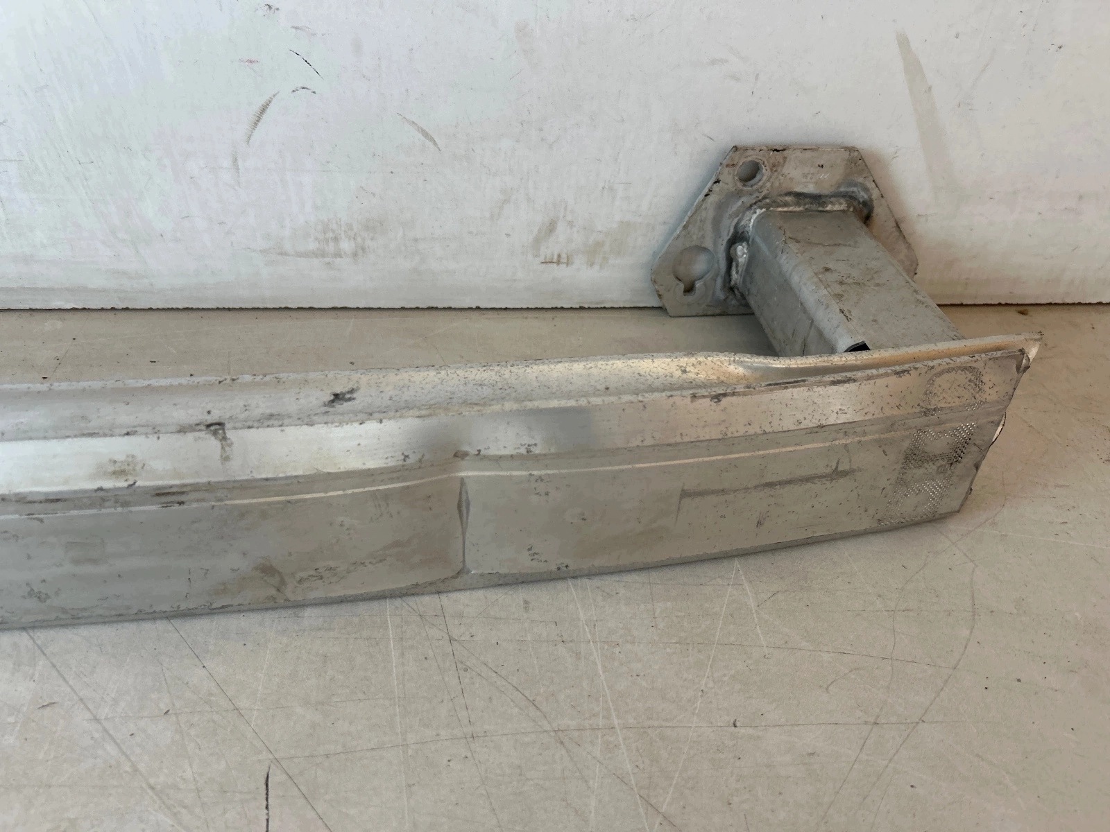 sider pillar of a bumper front Citroen C4 Cactus Lift