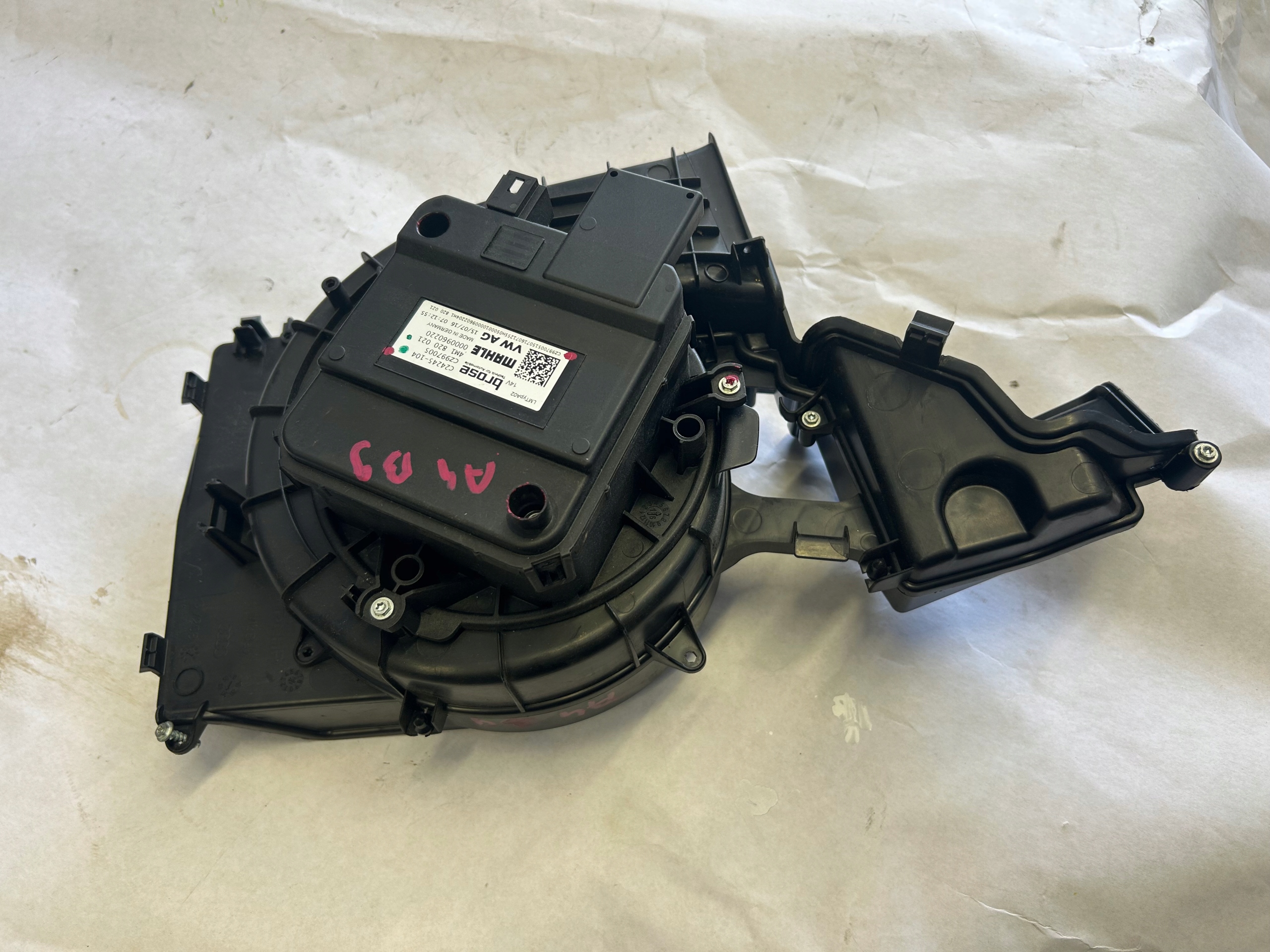 AUDI A4 B9 fan heating 4M1820021