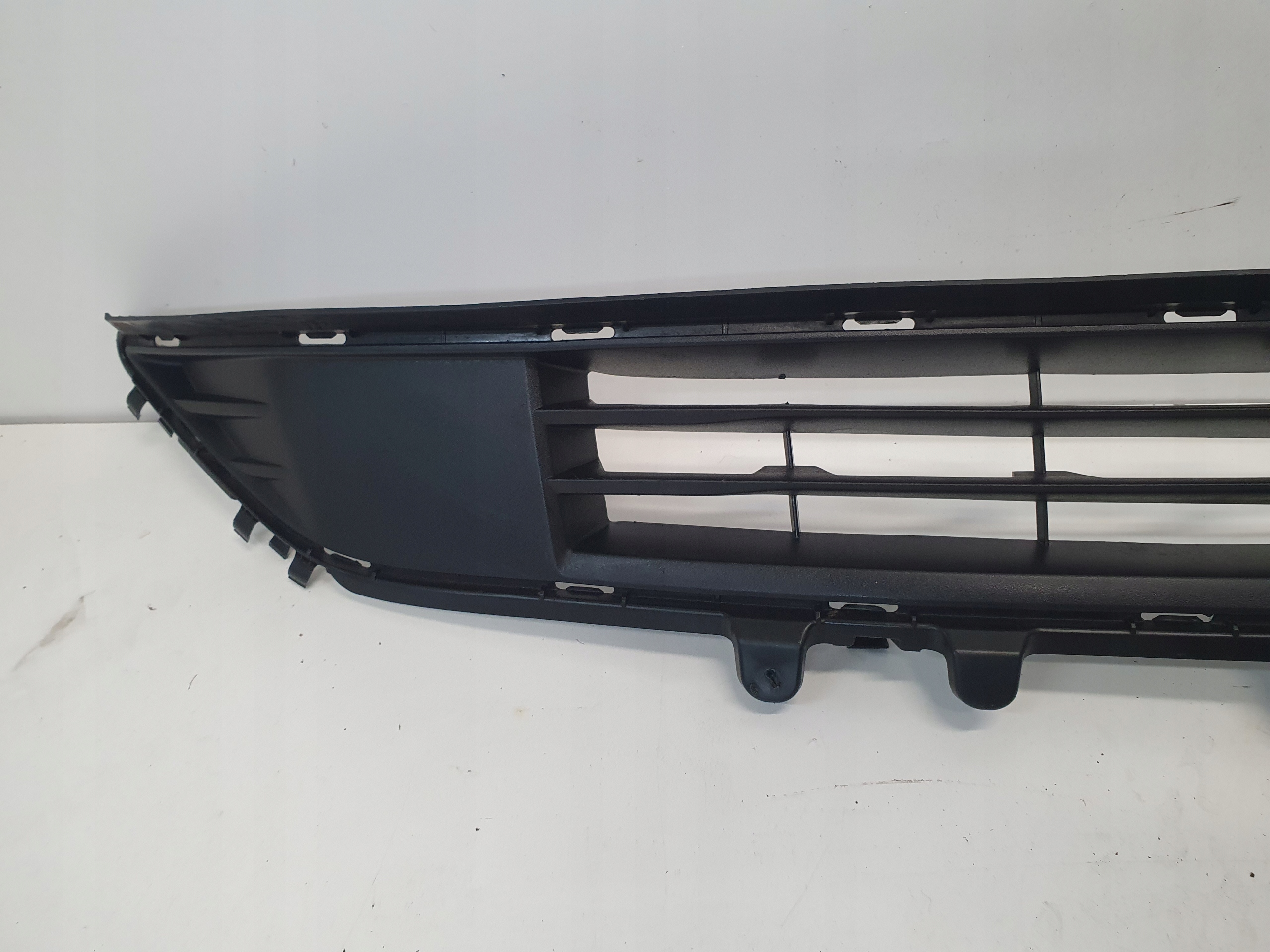 OPEL INSIGNIA B LIFT Lüftungsgitter mitte der Stoßstange