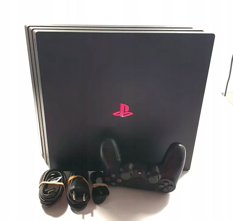 KONSOLA SONY PS4 PRO/PAD/OKABLOWANIE