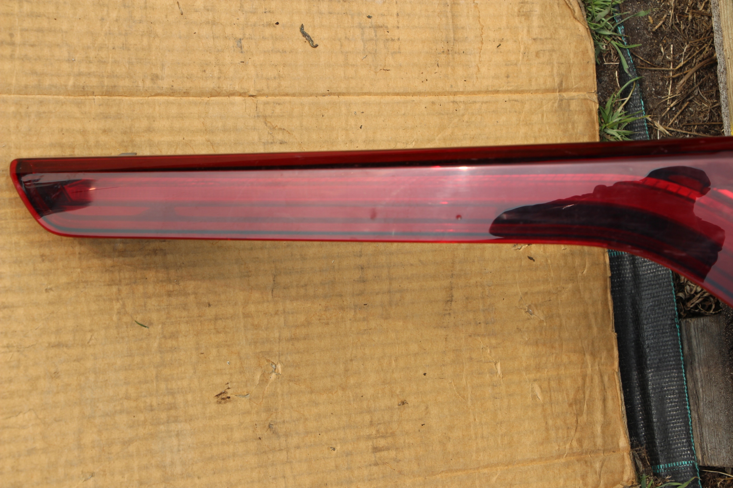 RENAULT MEGANE IV LIFT KOMBI 2020- LAMPA tył TYLNA PRAWA W KLAPĘ LED Strona zabudowy prawa