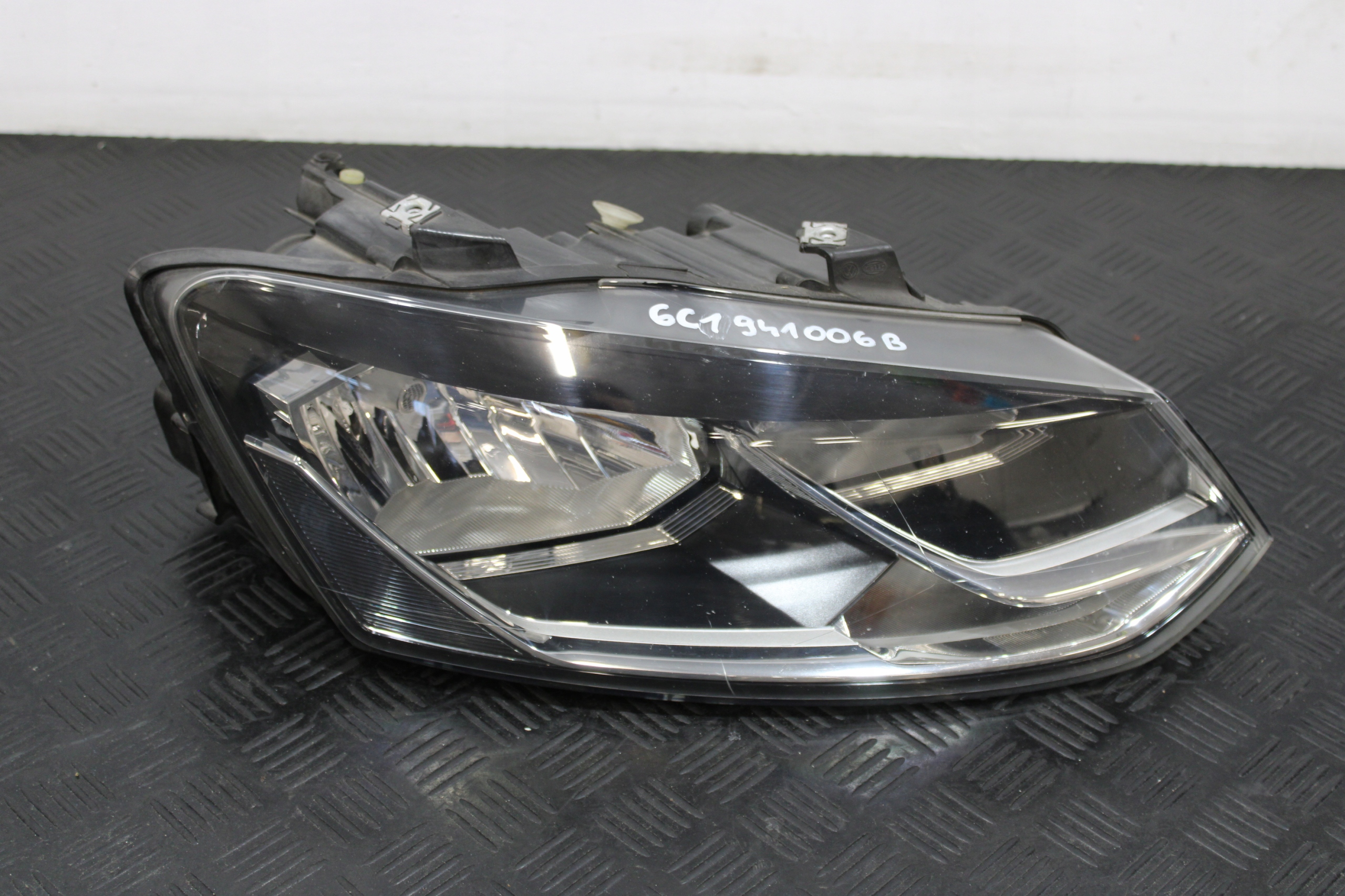 light right front right front 6C1941006B VW POLO V 5 6C0 LIFT