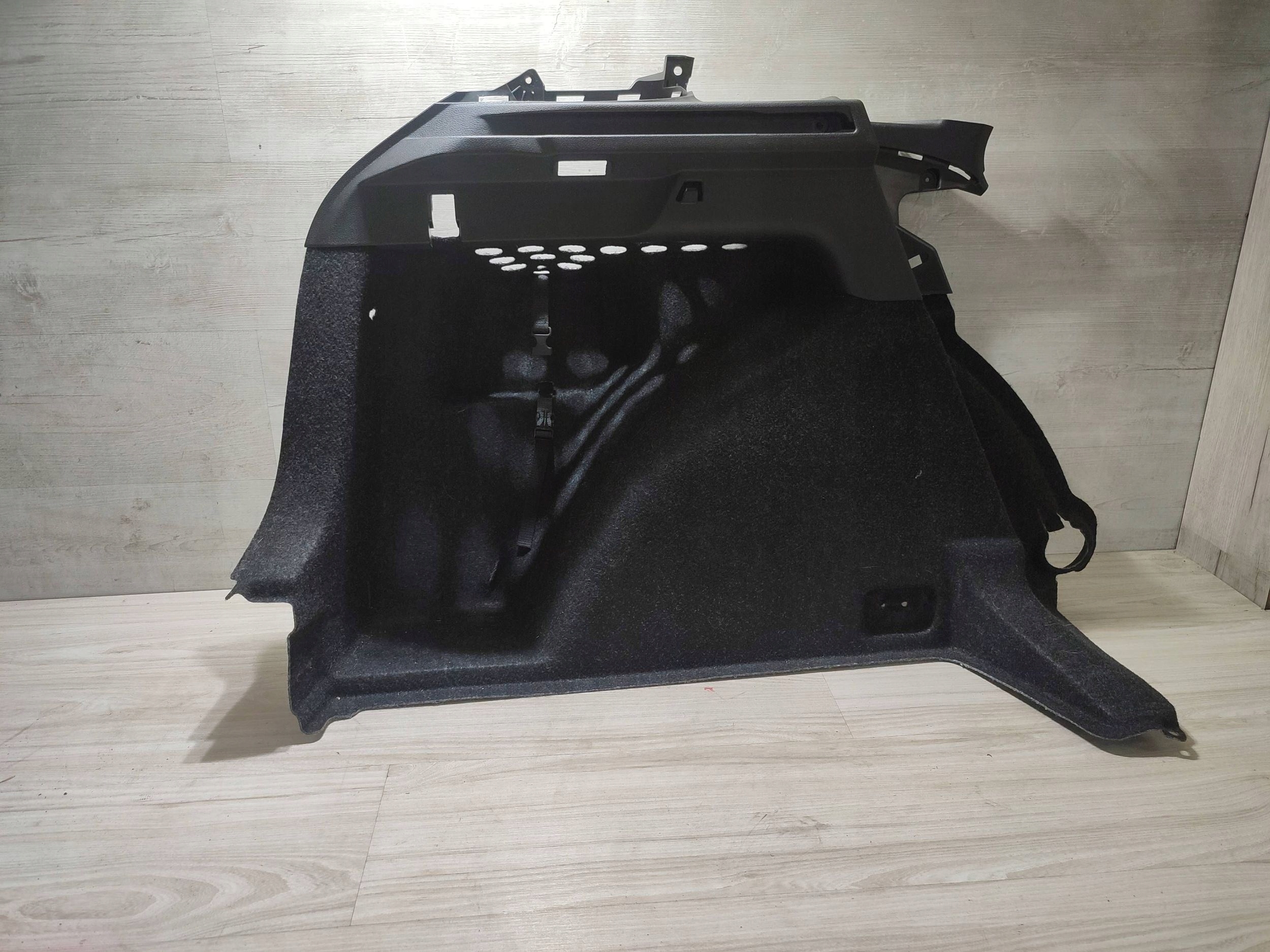 Skoda Scala 2020 rear part side left side / upholstery / boot