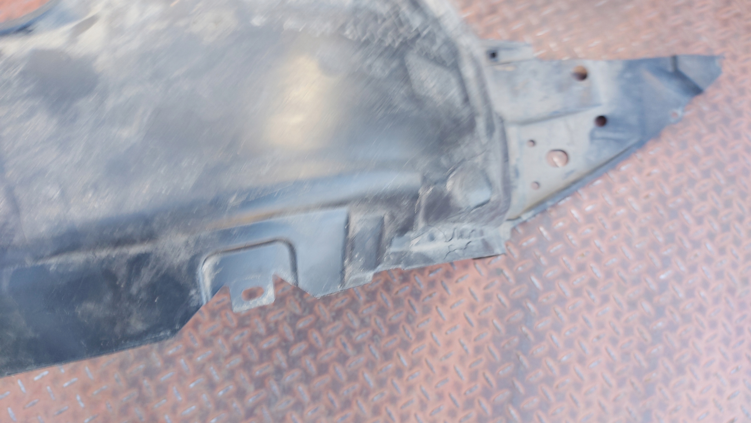 mudguard right front TOYOTA AVENSIS T27 08-18