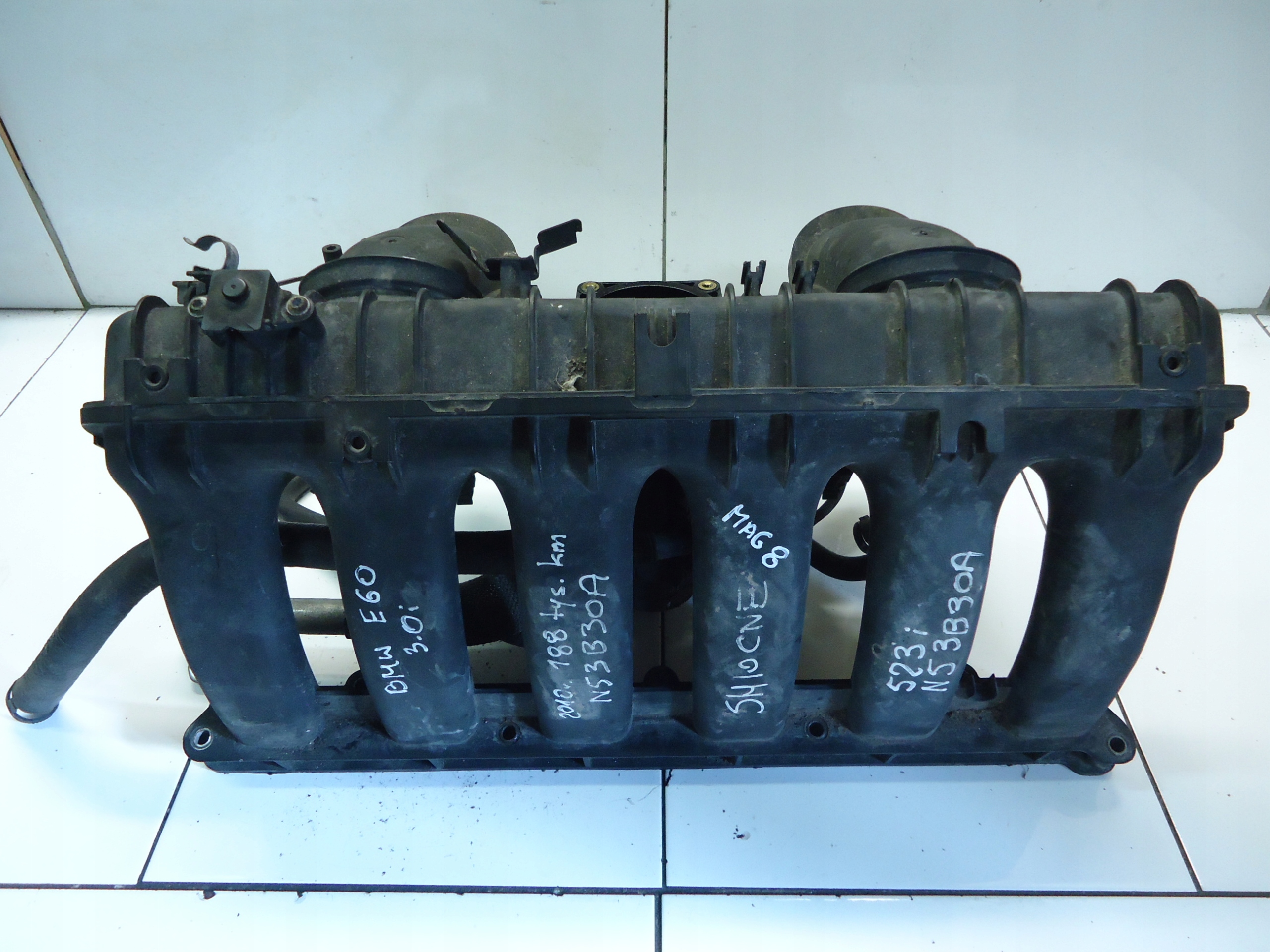 BMW E60 3.0 N53B30 intake manifold 7559063