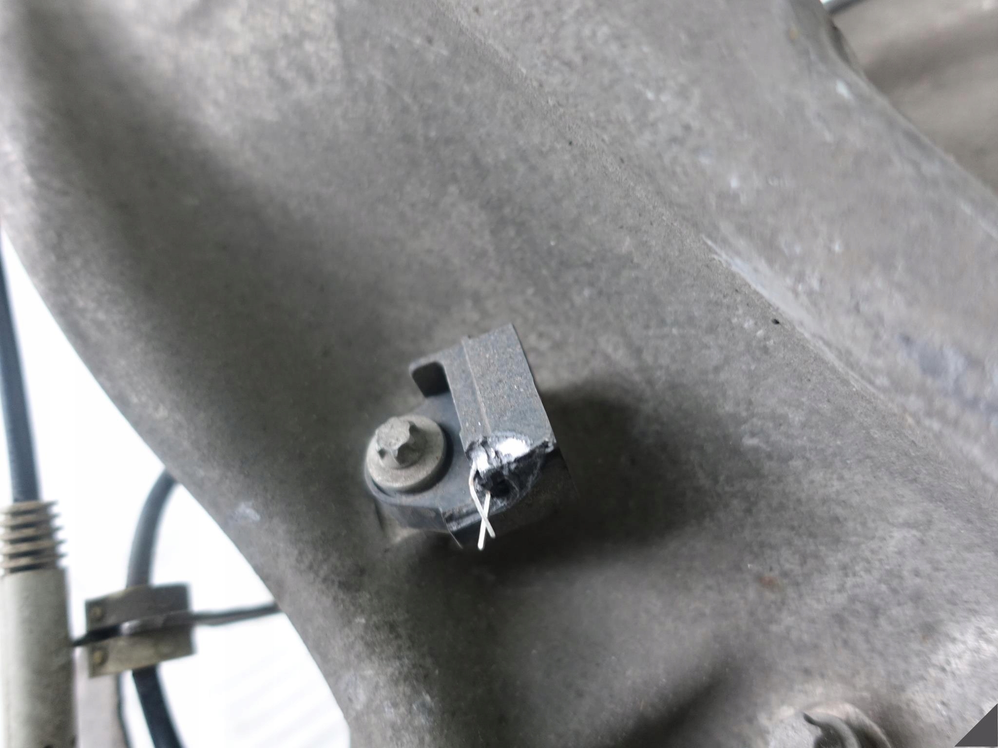 BMW 7 G12 M760iX XD swing arm left front